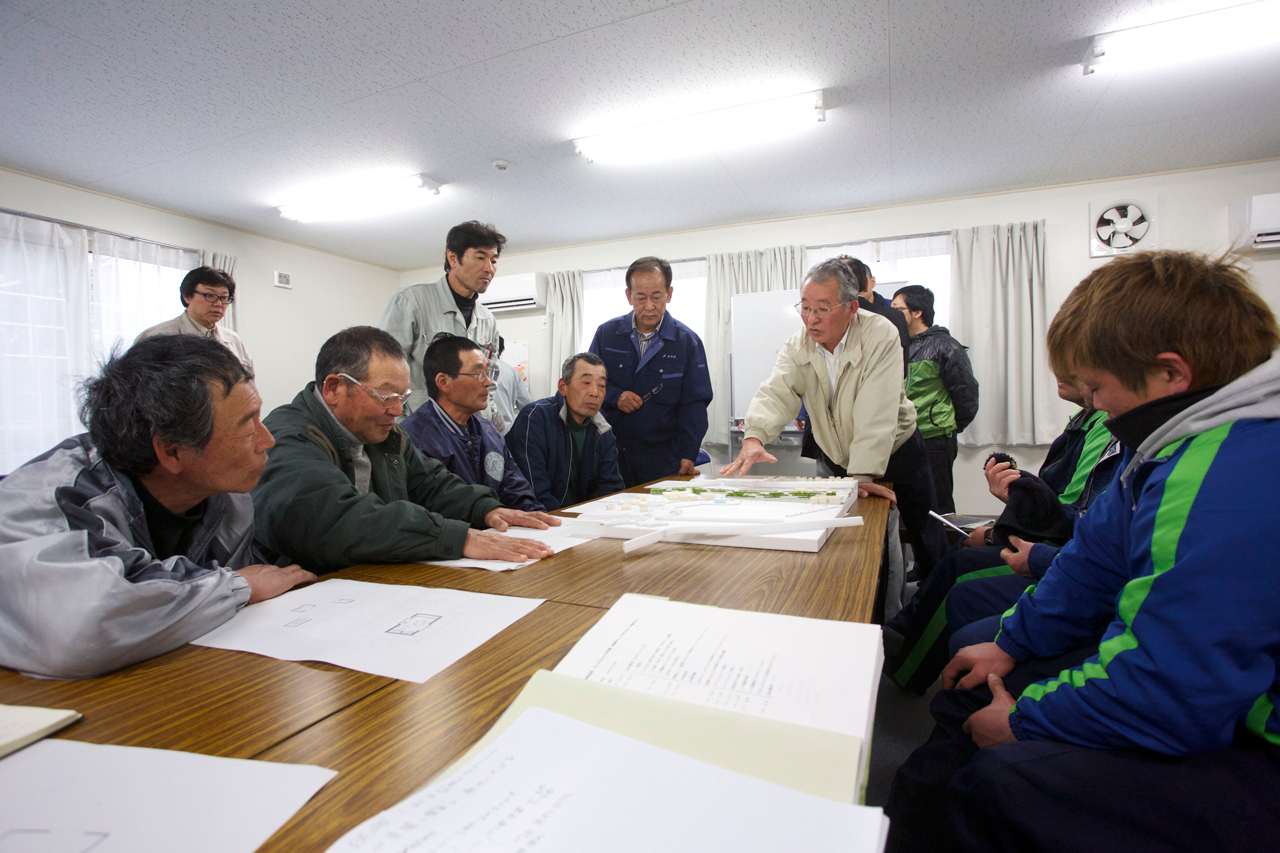 第一回目ワークショップ。敷地選定、使い方などの要望を受ける。.jpg