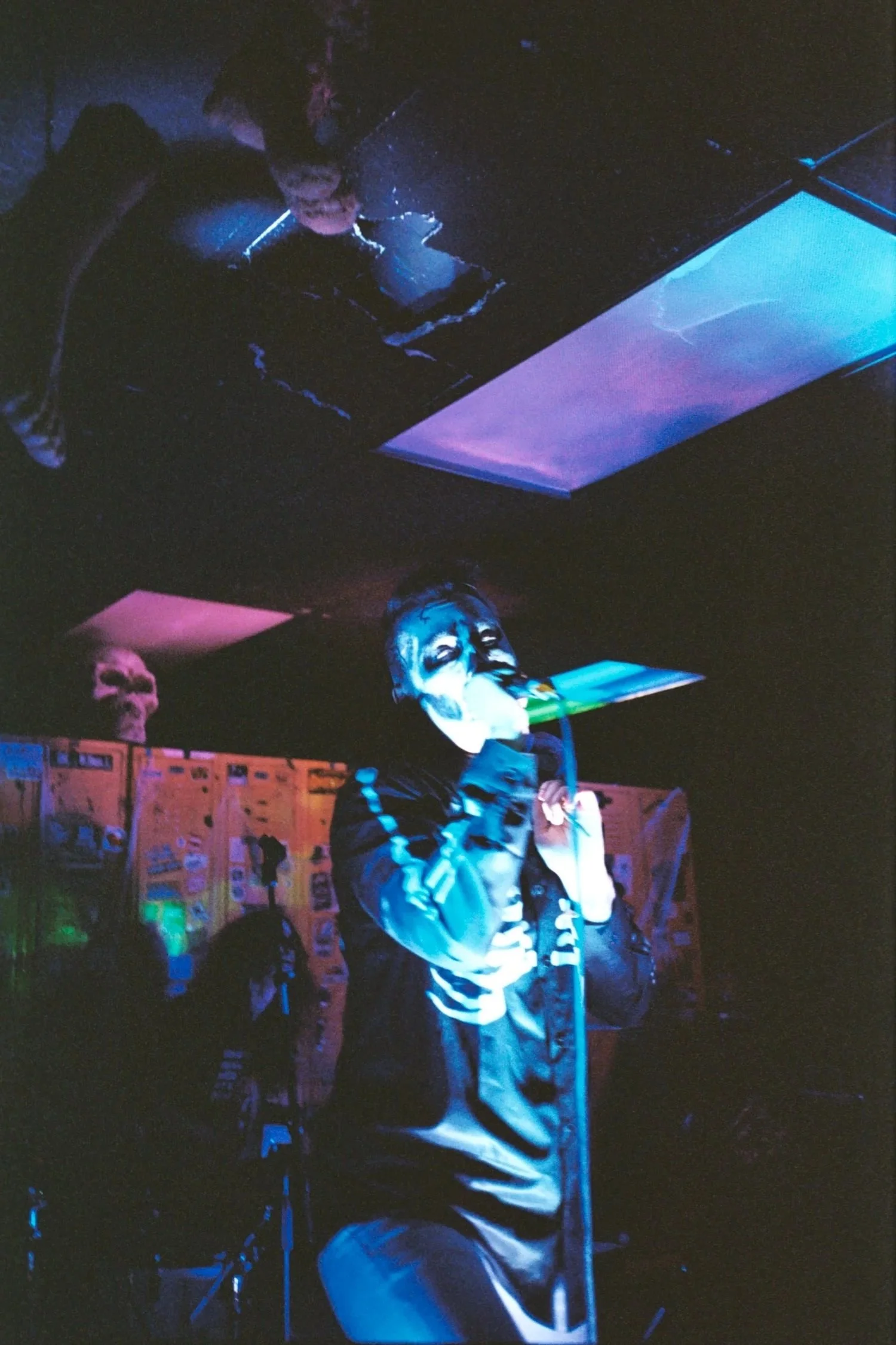 AA016A.jpg