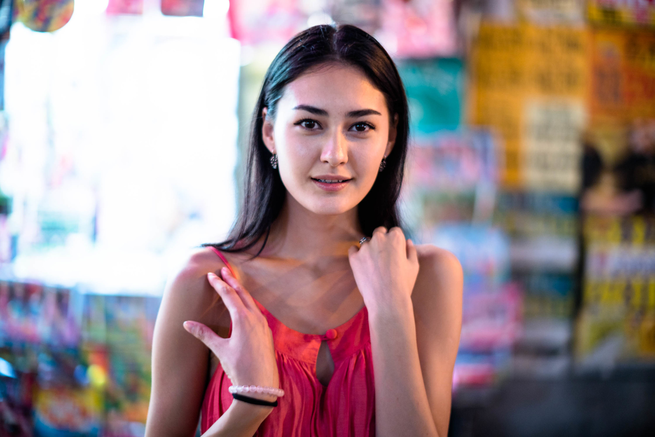 Leica 50mm f/1.2 Noctilux x Sony A7rII with Techart AF adapter at f/1.2. Despite being closer to the subject, the darkness in the foreground of the subject may have made the autofocus more difficult. Again, it would be great if the A7r would support focus magnification on third party lenses, but then again, what incentive does Sony have to do something like that?