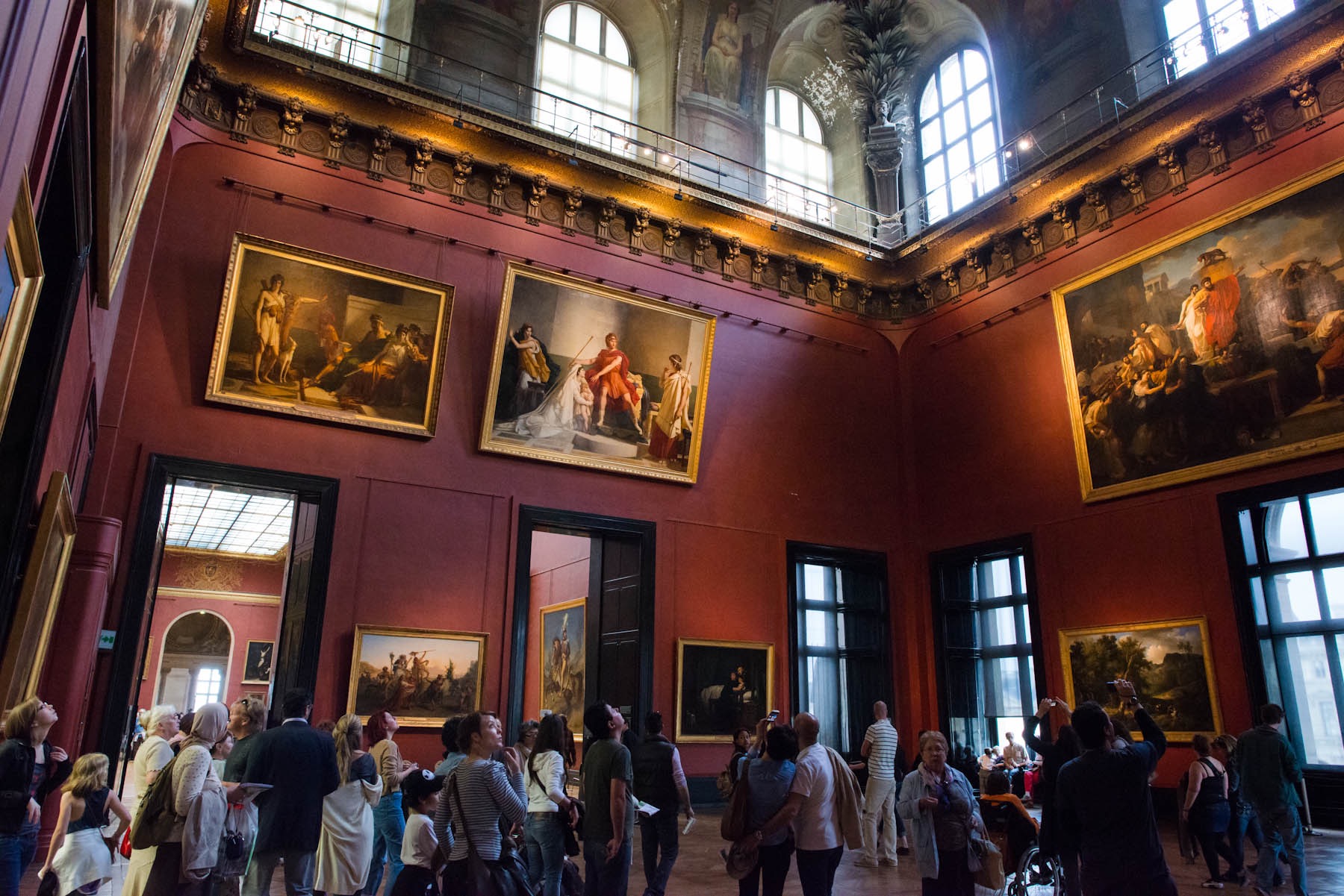 Dan le Louvre. A touch of Français, just like the reviews of Monsieur Photo Blogger...