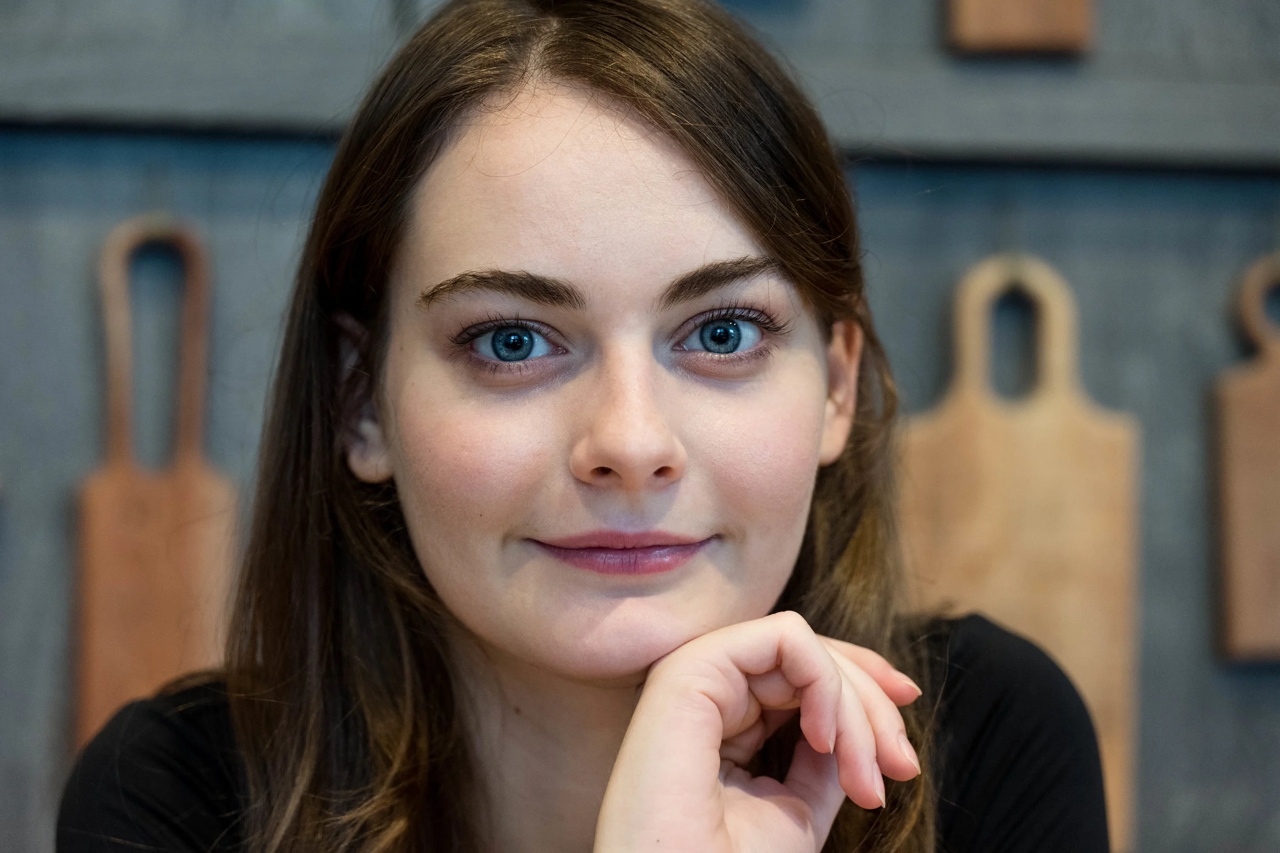 A final close up of Anna - also shot at 90mm. Image from the Leica SL. Score: Canon 14, Leica 12.