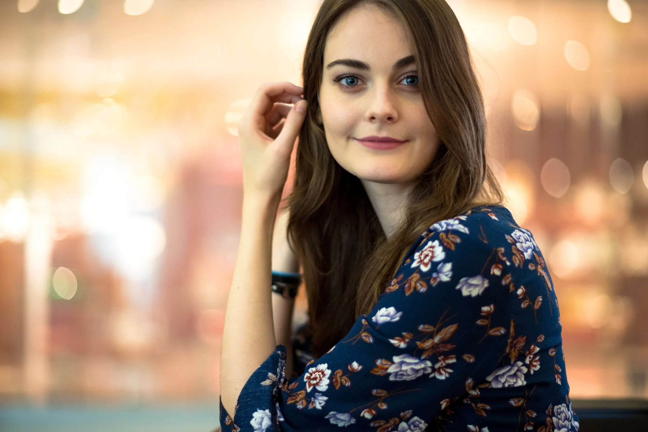 Leica 75mm f/1.4 Summilux, at f/1.4, ISO 800, 1/250s.