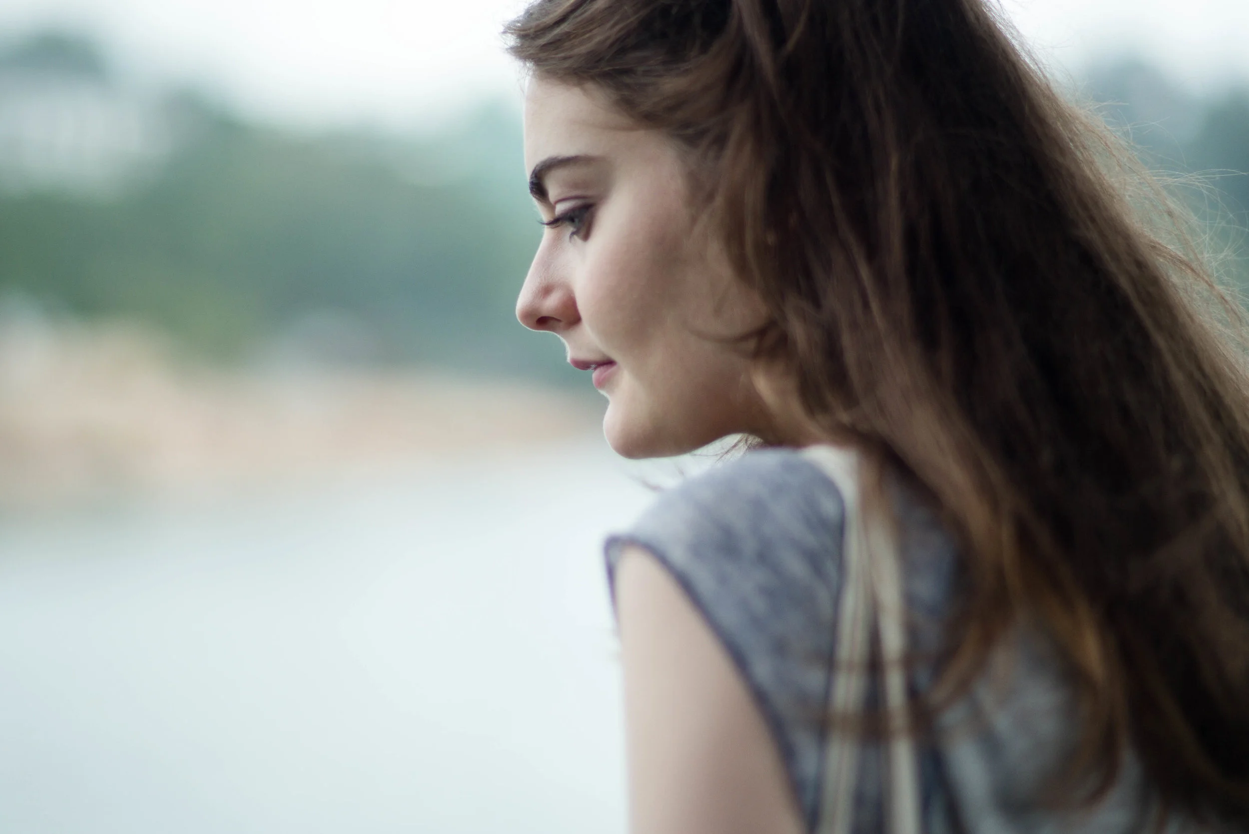 Similarly, the bokeh doesn't look all that different on the 75mm f/1.4 Summilux.