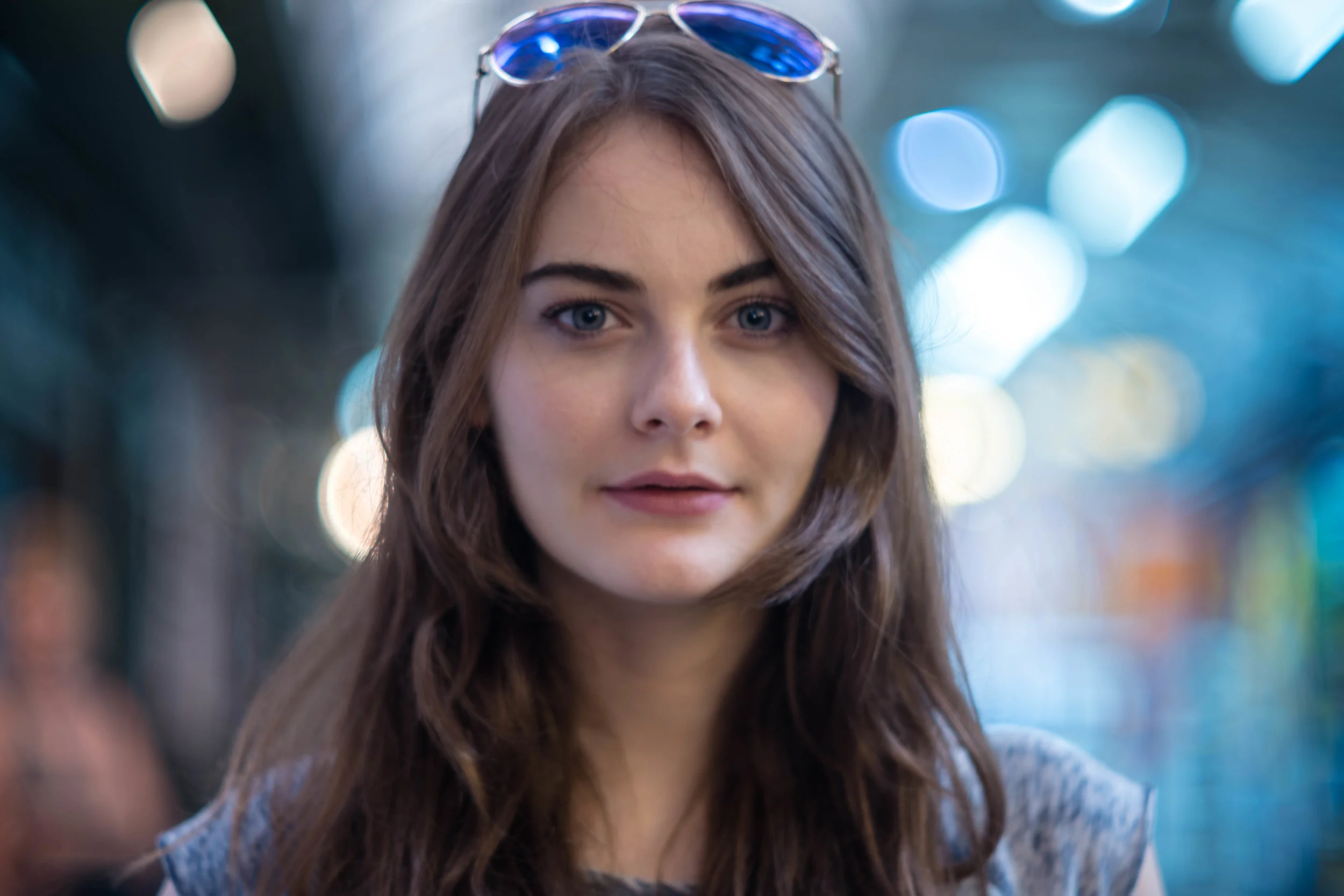 And the background bokeh - in the clutter of this market - is rendered like the brush of an impressionist painter. It is a uniquely distinct image capture, different from the uniformity of contemporary lenses.