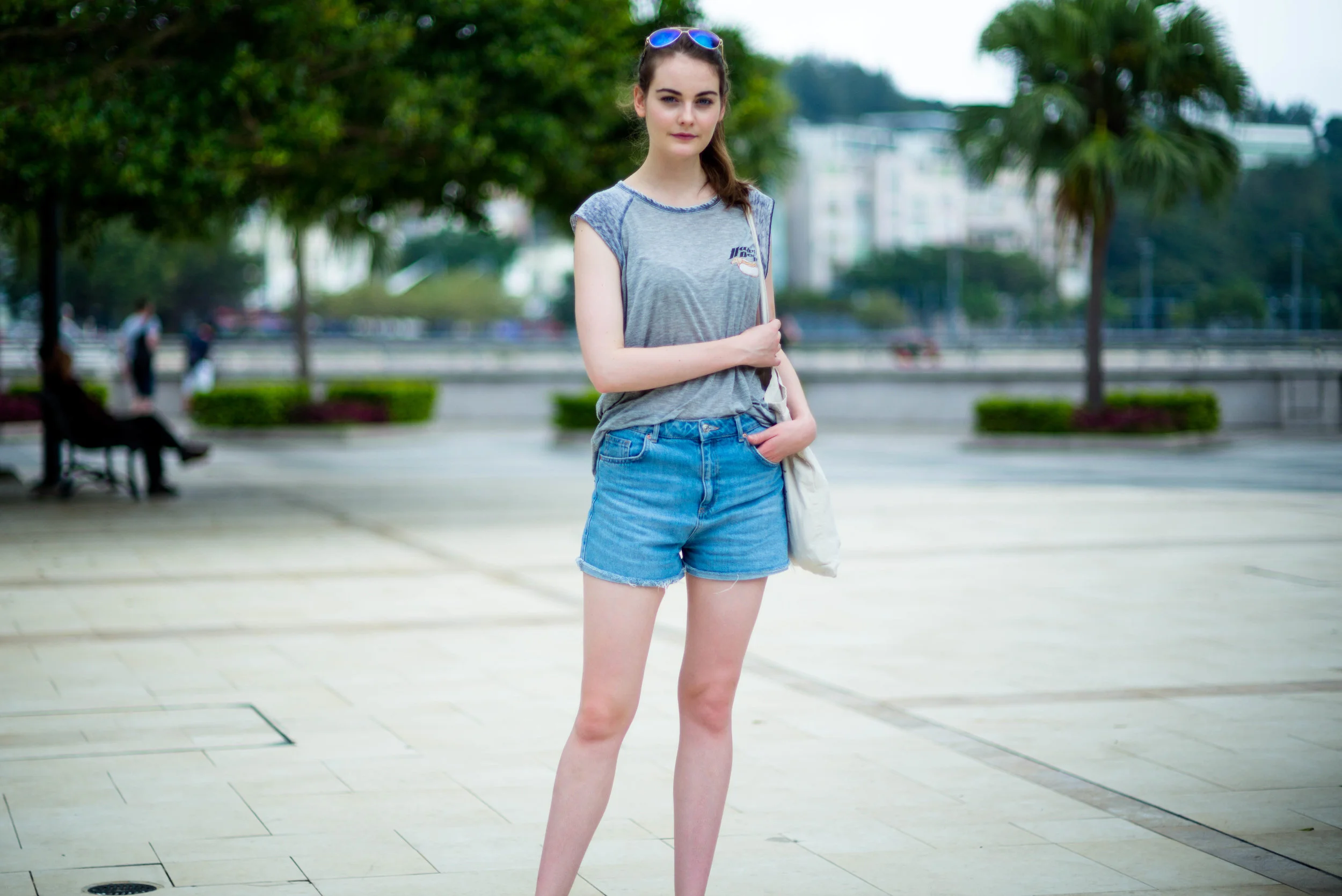 By comparison, getting tack focus was just as unlikely on the 75mm f/1.4 Summilux paired with the M240, when focusing a subject beyond a body length, given the need to recompose after focusing.