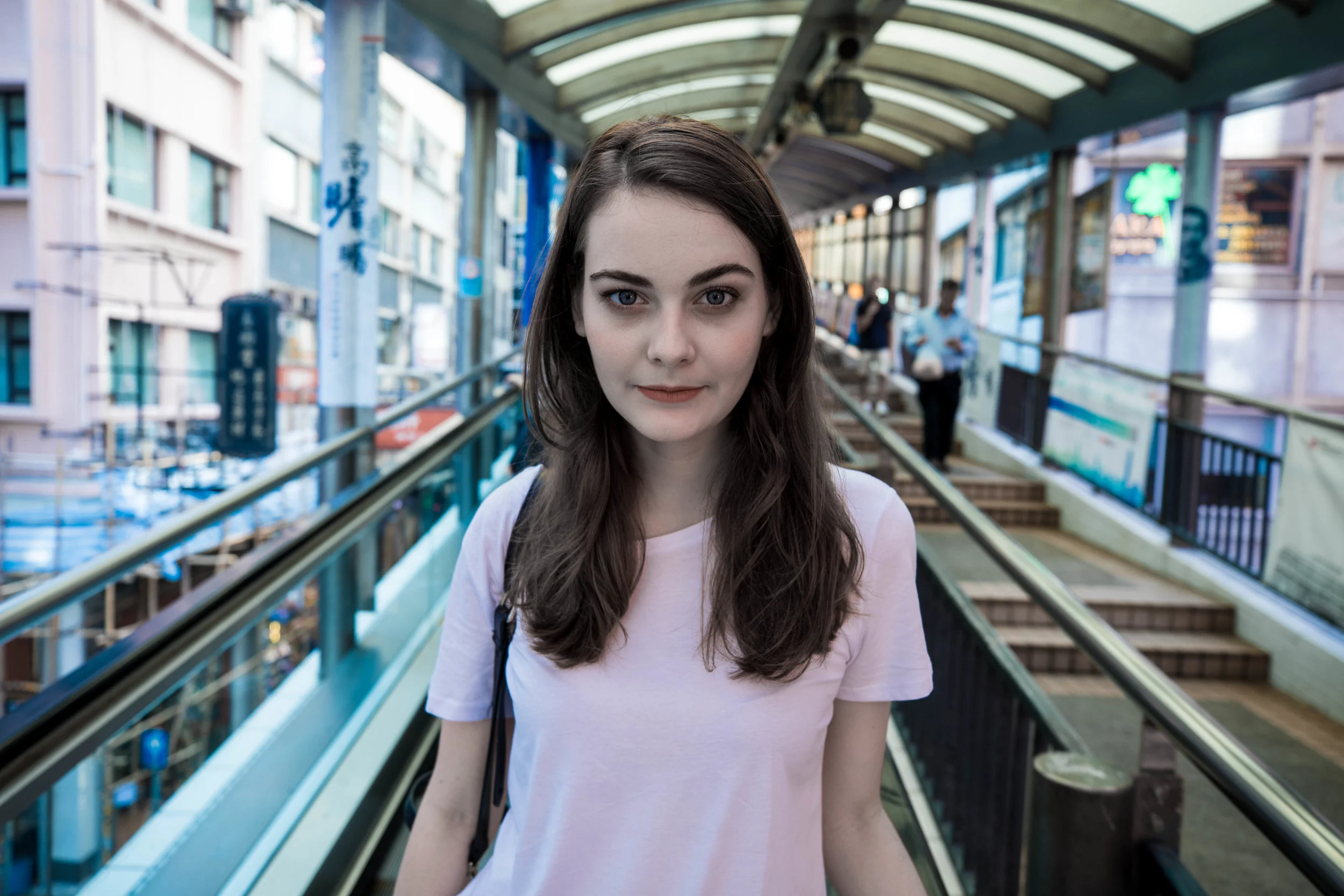 ISO 100, at 28mm, f/3.5, and 1/60s. Very slight barrel distortion. Almost imperceptible.