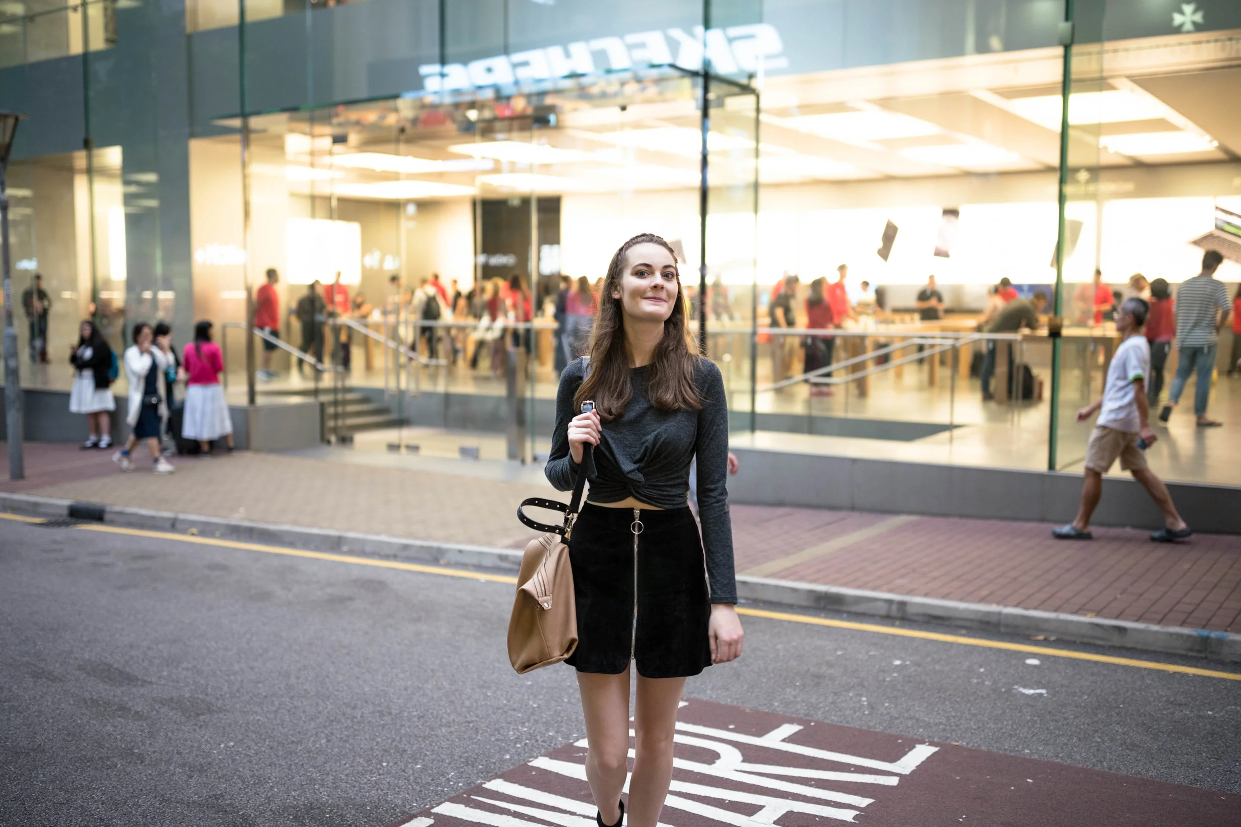 Leica SL + Novoflex + Canon 35mm f/1.4L USM II. Tracking Anna at f/1.4 - not in focus again.