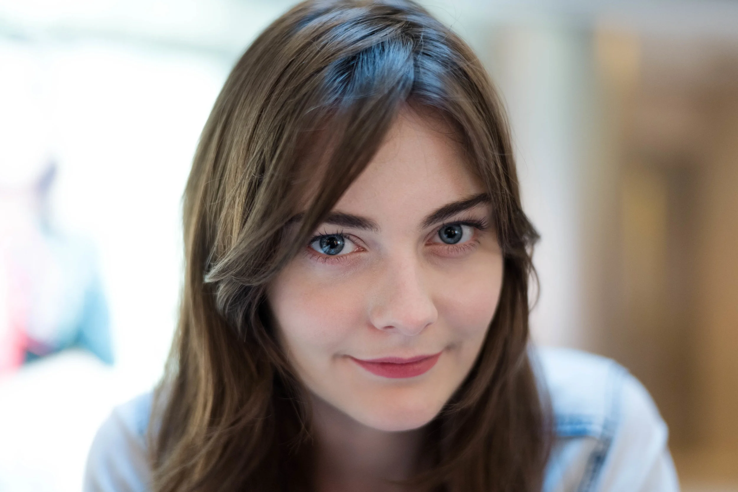 Leica SL + 50mm f/1.4 Summilux-M, shot at ISO 160, f/1.4, 1/200s. Shot at the lens' closest focusing distance.
