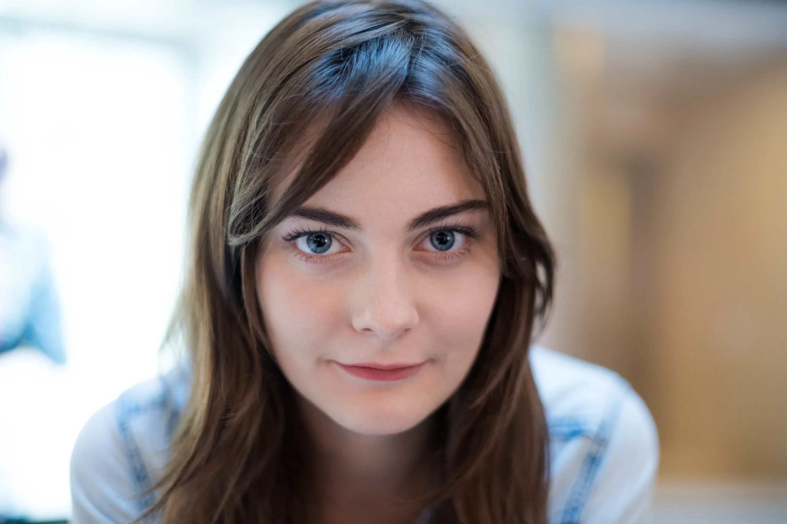Leica SL + 50 f/1.4 Summilux-R, shot at ISO 400, f/1.4, 1/200s. Shot at the M-mount version's closest focusing distance.