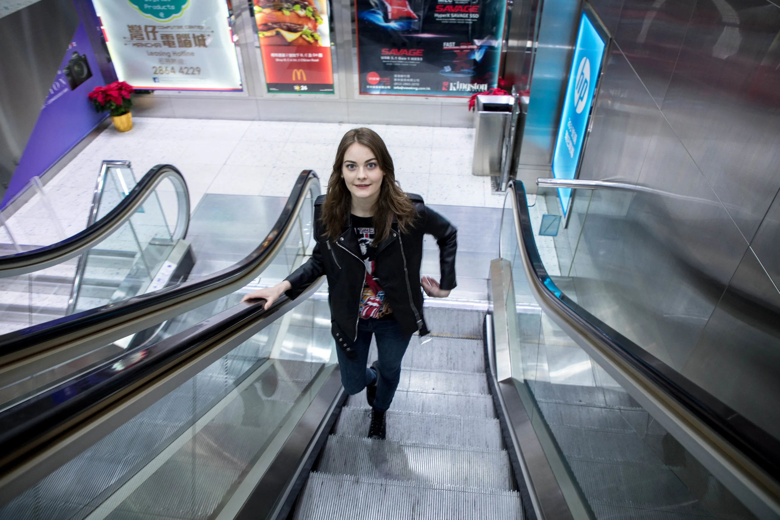Up the next level, continuing the search. Shot at 24mm, ISO 500, 1/30s, f/4