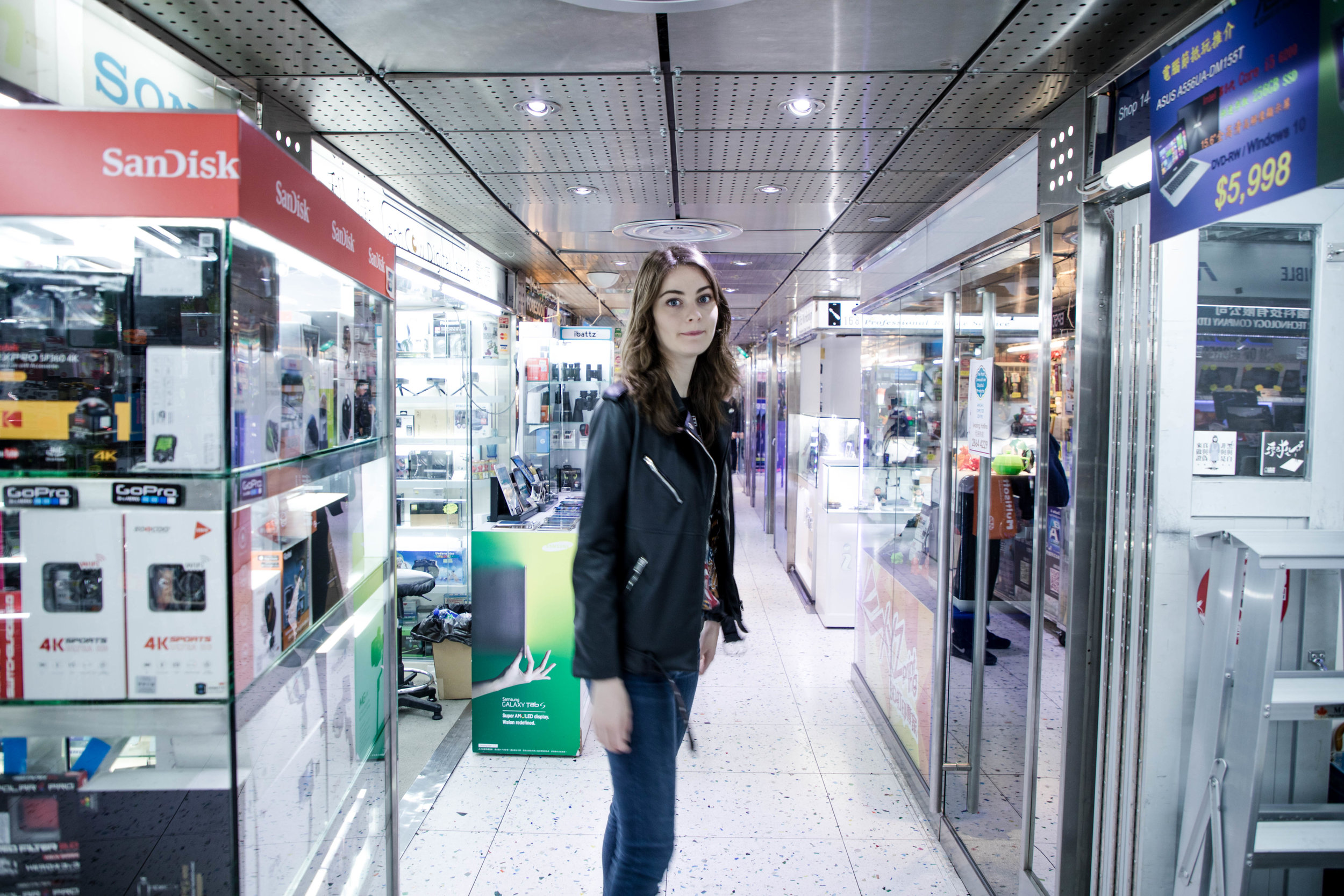 Searching shop to shop for a new DVD ROM of the now discontinued Adobe Lightroom 6. Shot at 24mm, ISO 200, 1/30s, f/4