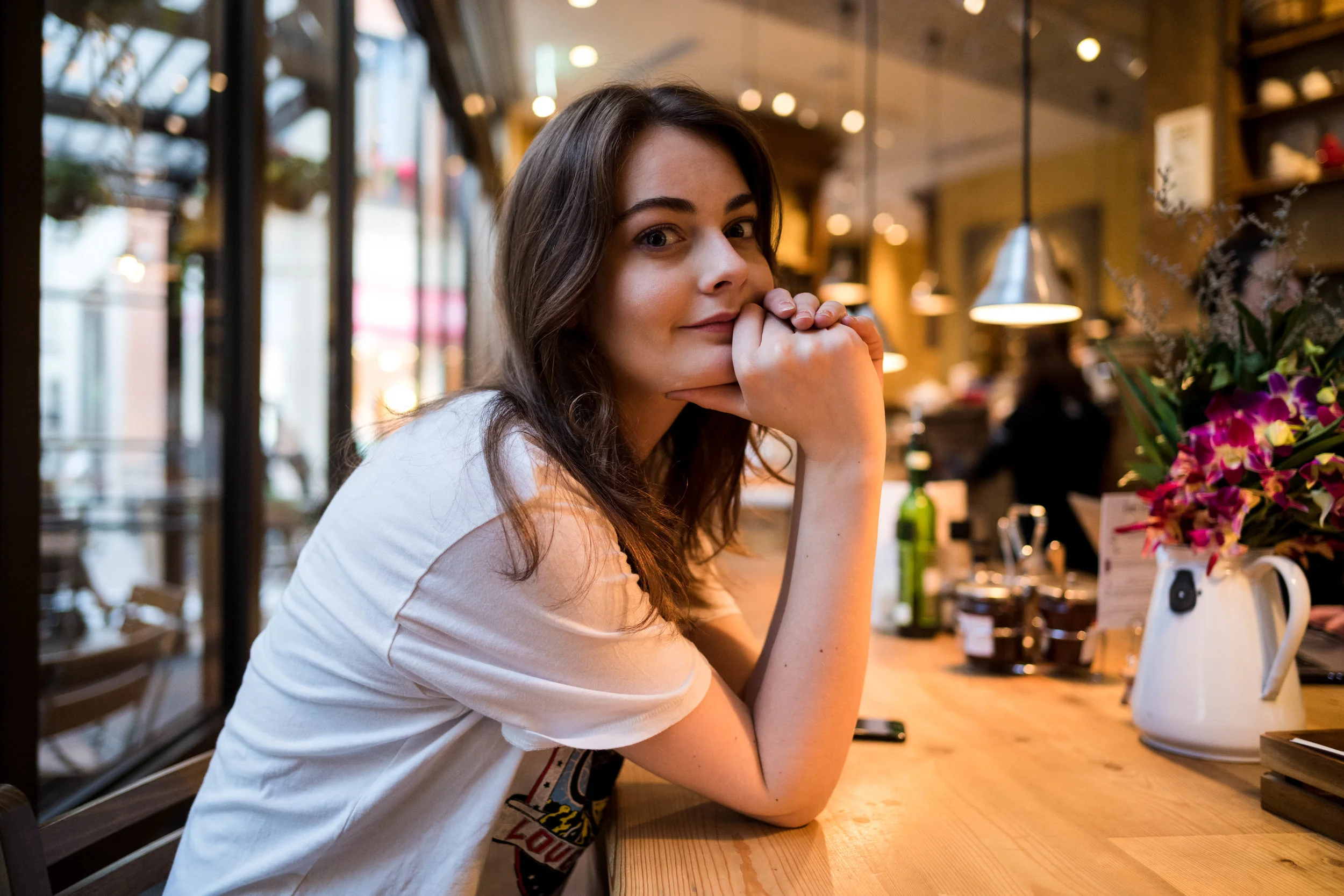 28 Lux, f/1.4 - The end of the shoot. Notice how the background detail at f/1.4 is still reasonably recognizable.