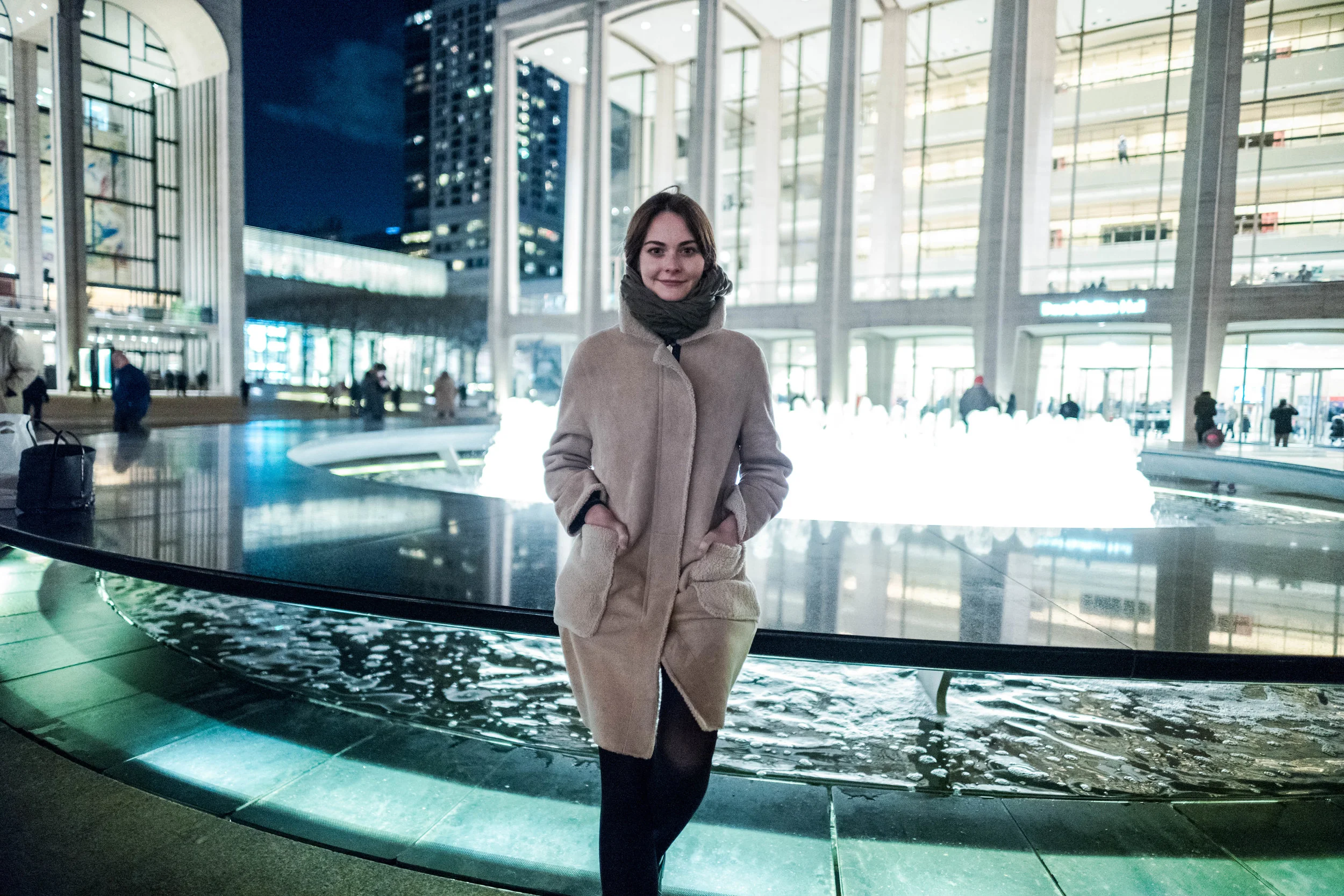 Leica SL + Leica 21mm f/1.4 Summilux - Seated by the edge of the fountain at Lincoln Center.