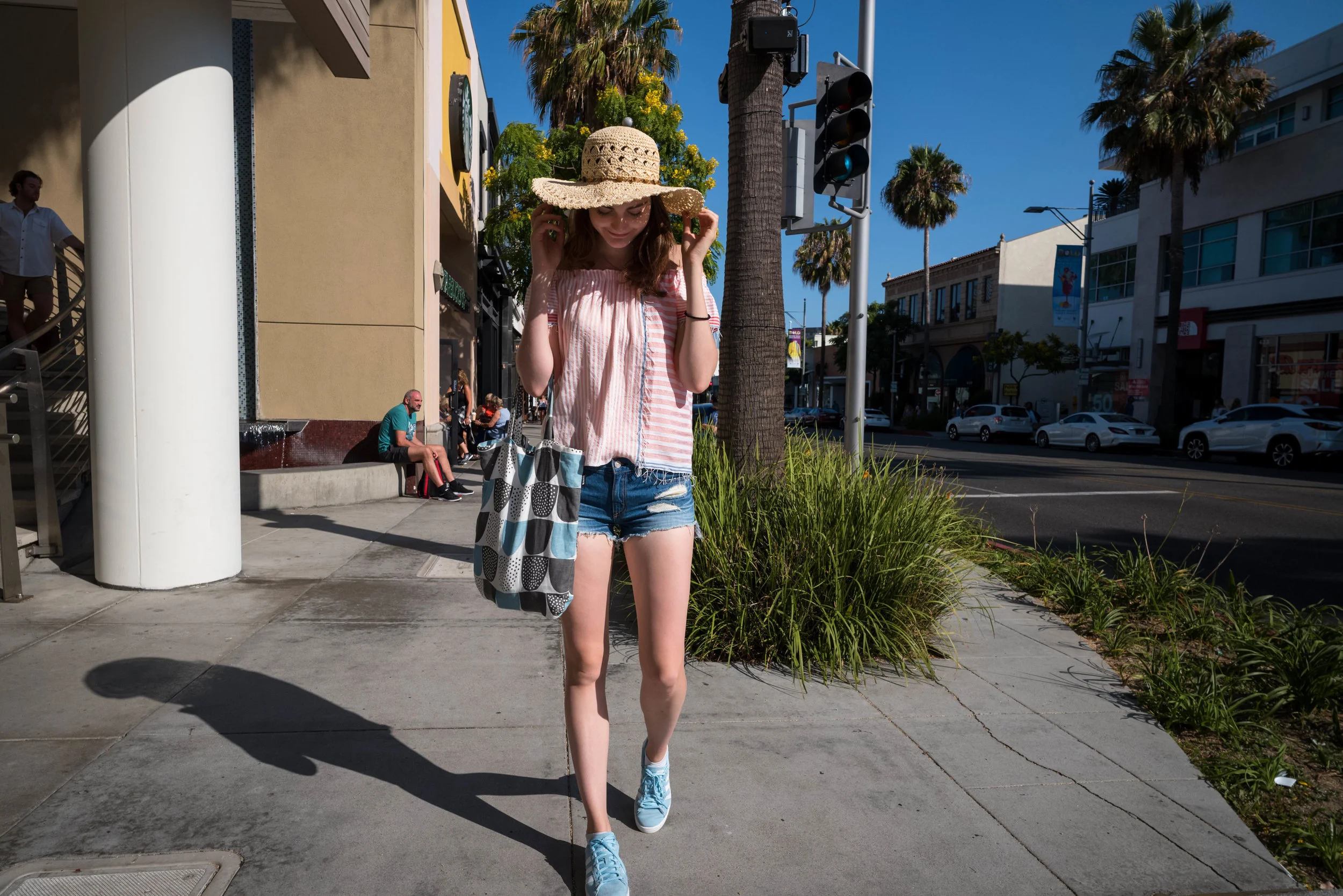 Tracking with a wide angle lens - Waist level shot blindly - Leica 21mm f/3.4 Super Elmar ASPH