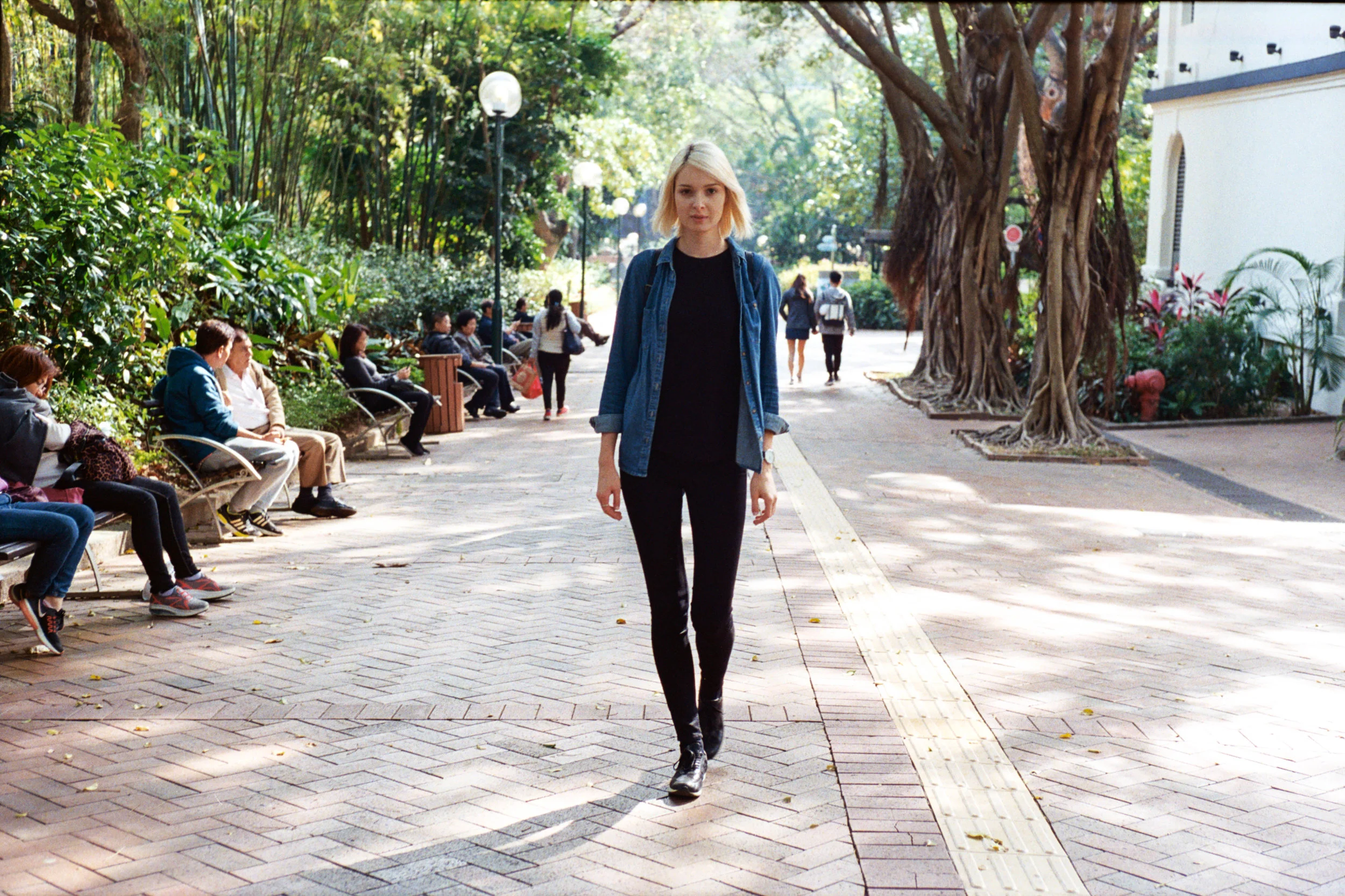 Leica M4 + Leica 50mm f/2 Summicron Dual Range + Kodak GC 400 - ISO 400, f/5.6