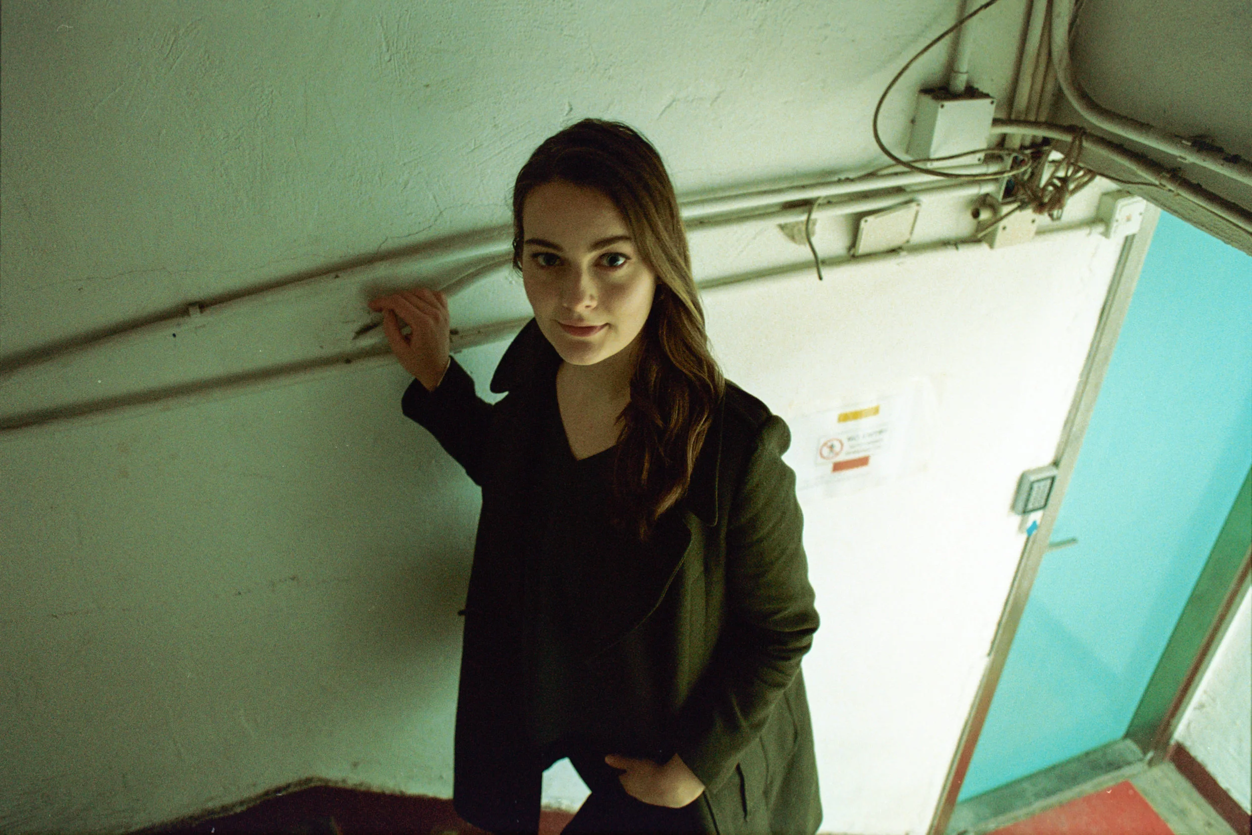 Canon EOS 1v + Canon EF 28mm f/2.8 IS USM + Kodak Portra 800