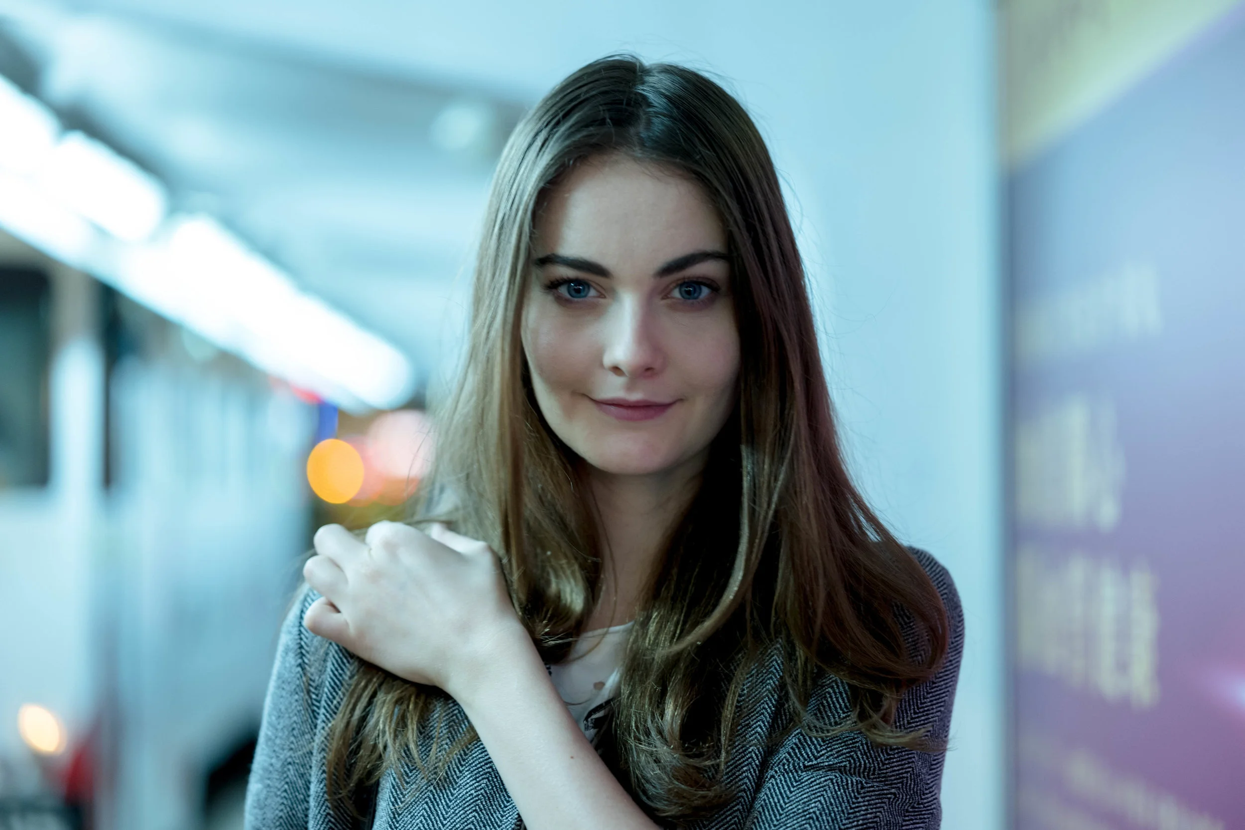 Leica SL + Leica APO 75mm f/2 Summicron-M ASPH - ISO 400 - test shot using face detection.
