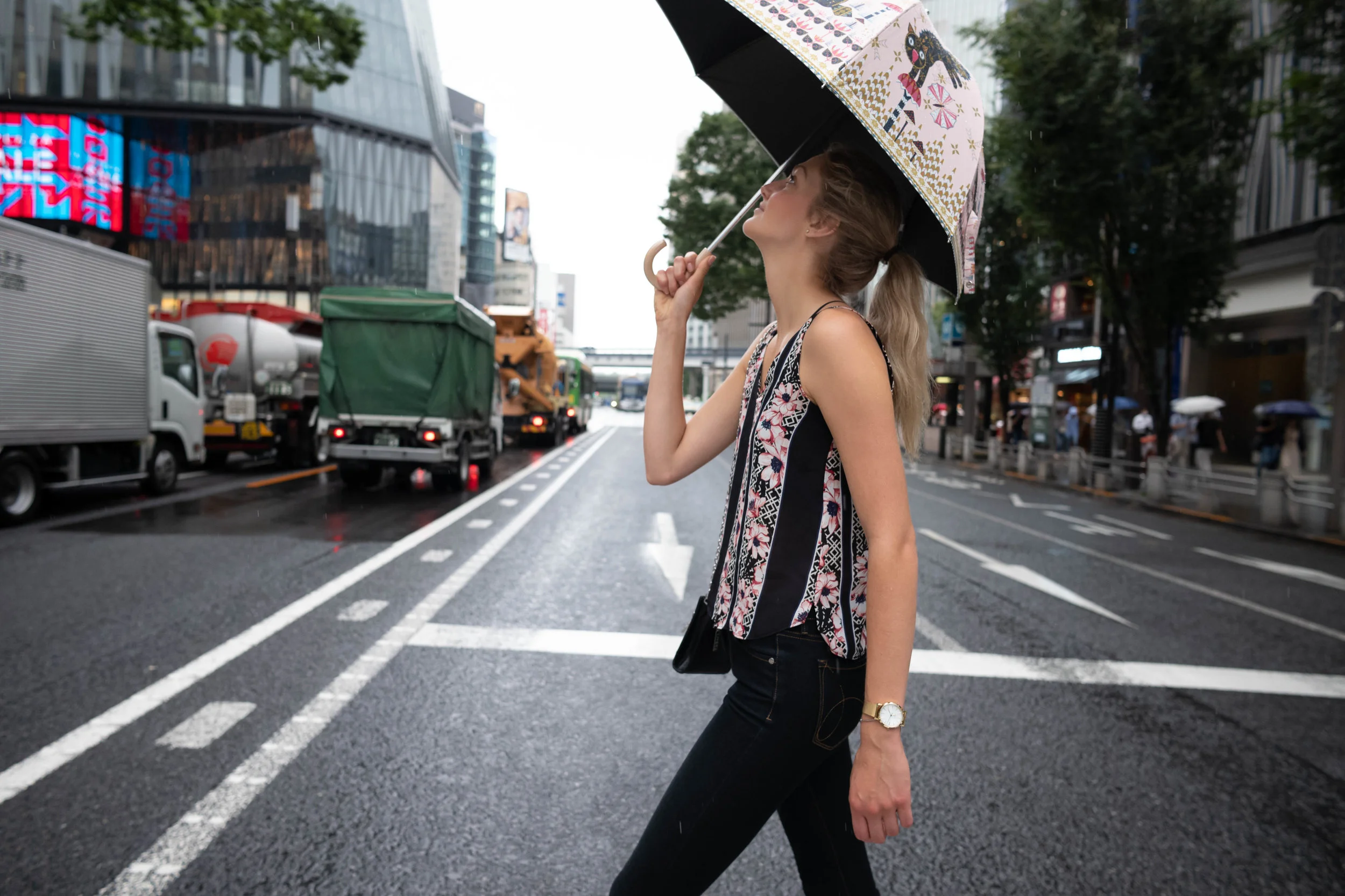 Ginza - Leica M10 + Leica 24mm f/1.4 Summilux-M ASPH - ISO 1600, f/4, 1/500s