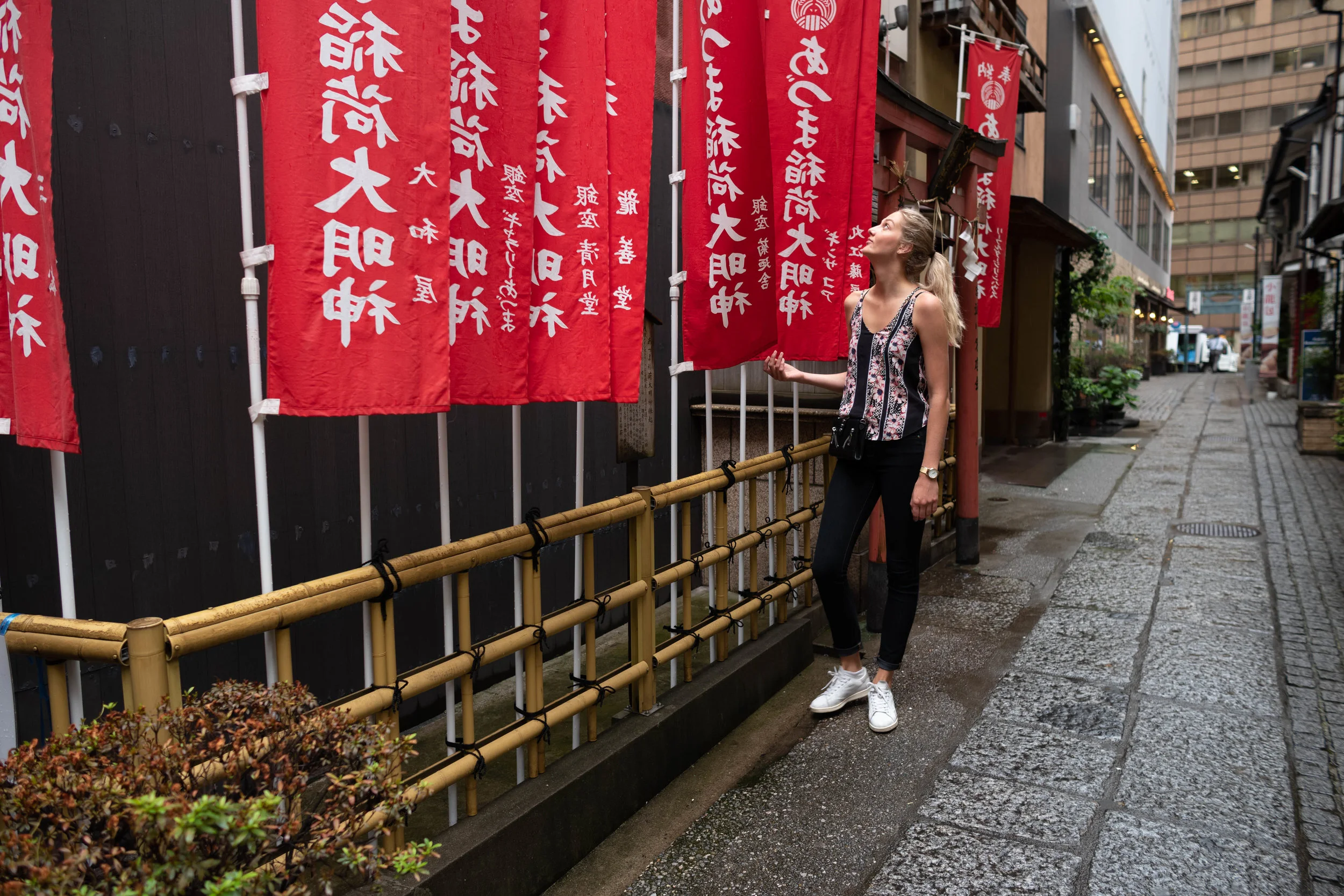 Ginza - Leica M10 + Leica 24mm f/1.4 Summilux-M ASPH - ISO 400, f/4, 1/250s
