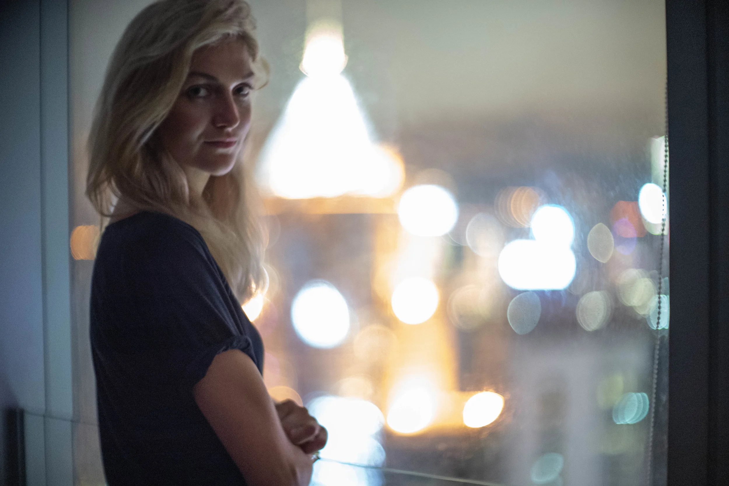 Leica SL + Angénieux Paris 50mm f/0.95 Type M1 - ISO 6400 - Near pitch black darkness in the interior