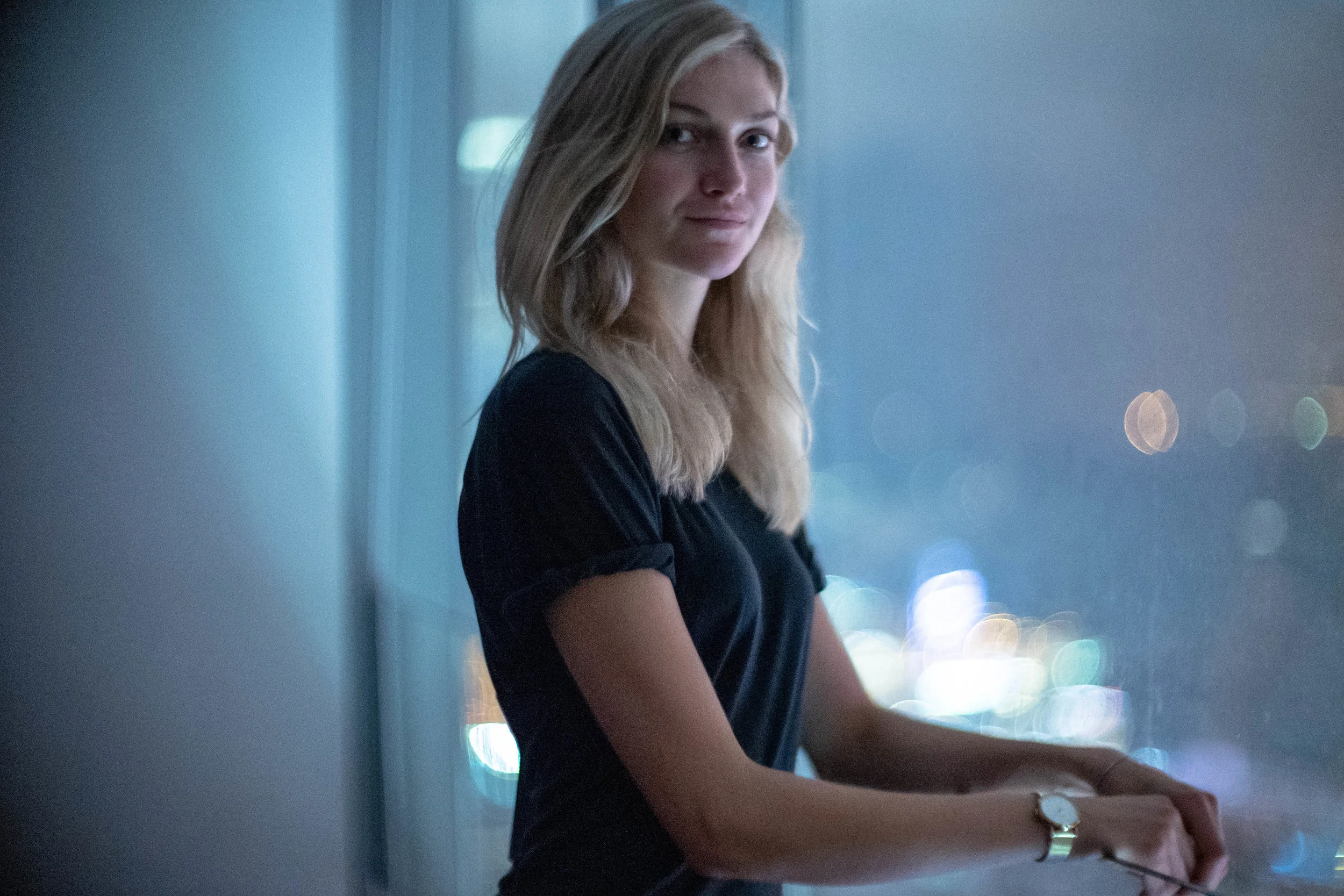 Leica SL + Angénieux Paris 50mm f/0.95 Type M1 - ISO 6400 - Near pitch black darkness in the interior