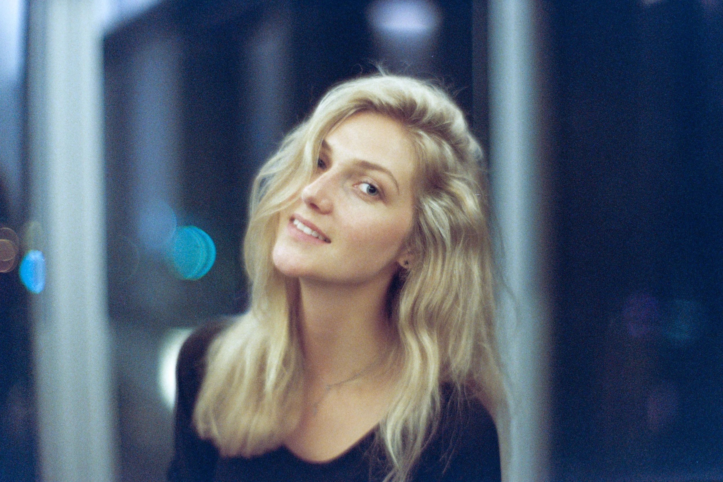 Leica M6 + Canon 50mm f/0.95 - Kodak Portra 800
