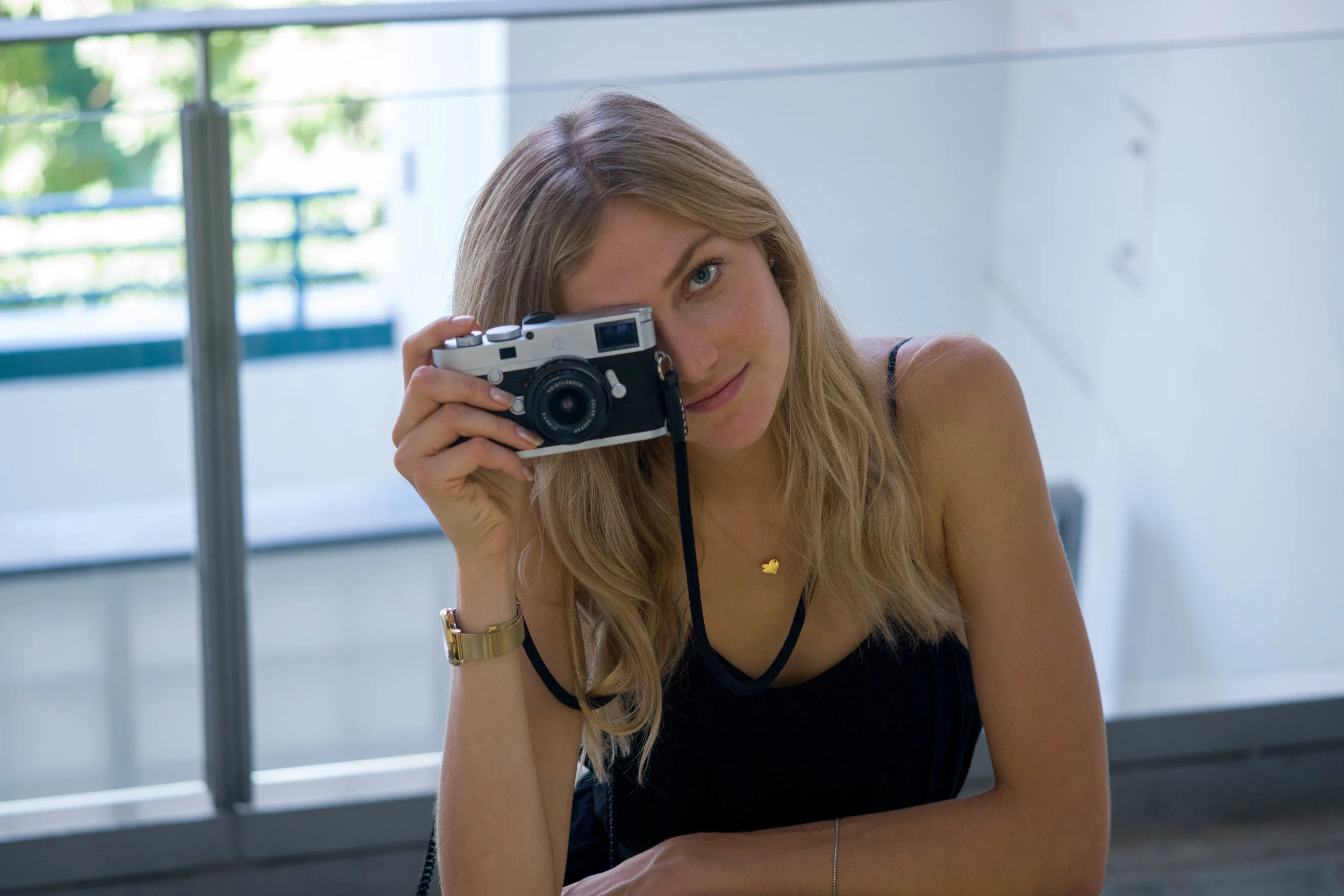 Leica M10-P + Leica 90mm Macro-Elmar-M f/4 - ISO 1600, 1/125s, f/4- Similar framing