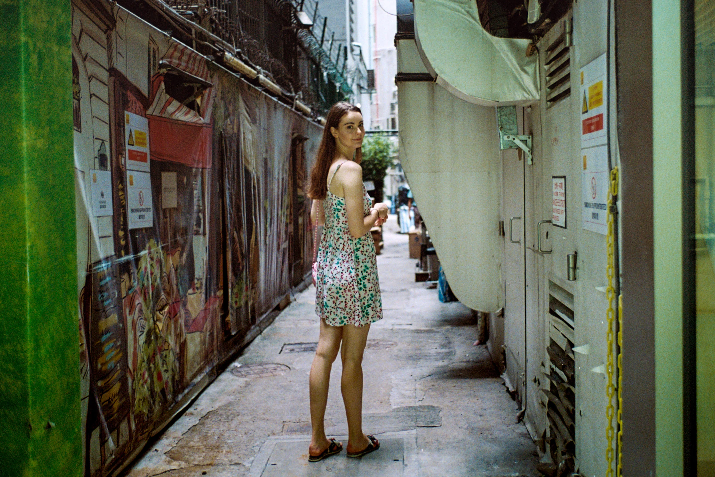 Leica MP-6 + Leica 35mm f/2 Summicron-M Version IV + Kodak Portra 800