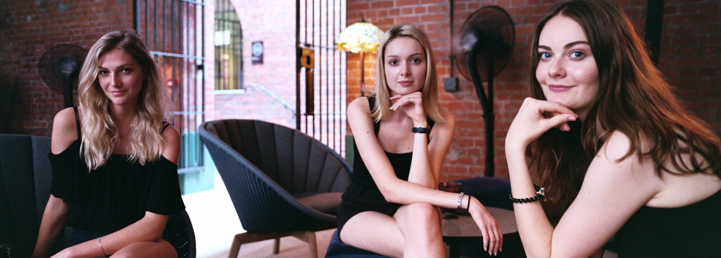 Hasselblad XPan II + Hasselblad 45mm f/4 + Fuji Superia Venus 800 - Shot without difficulty.