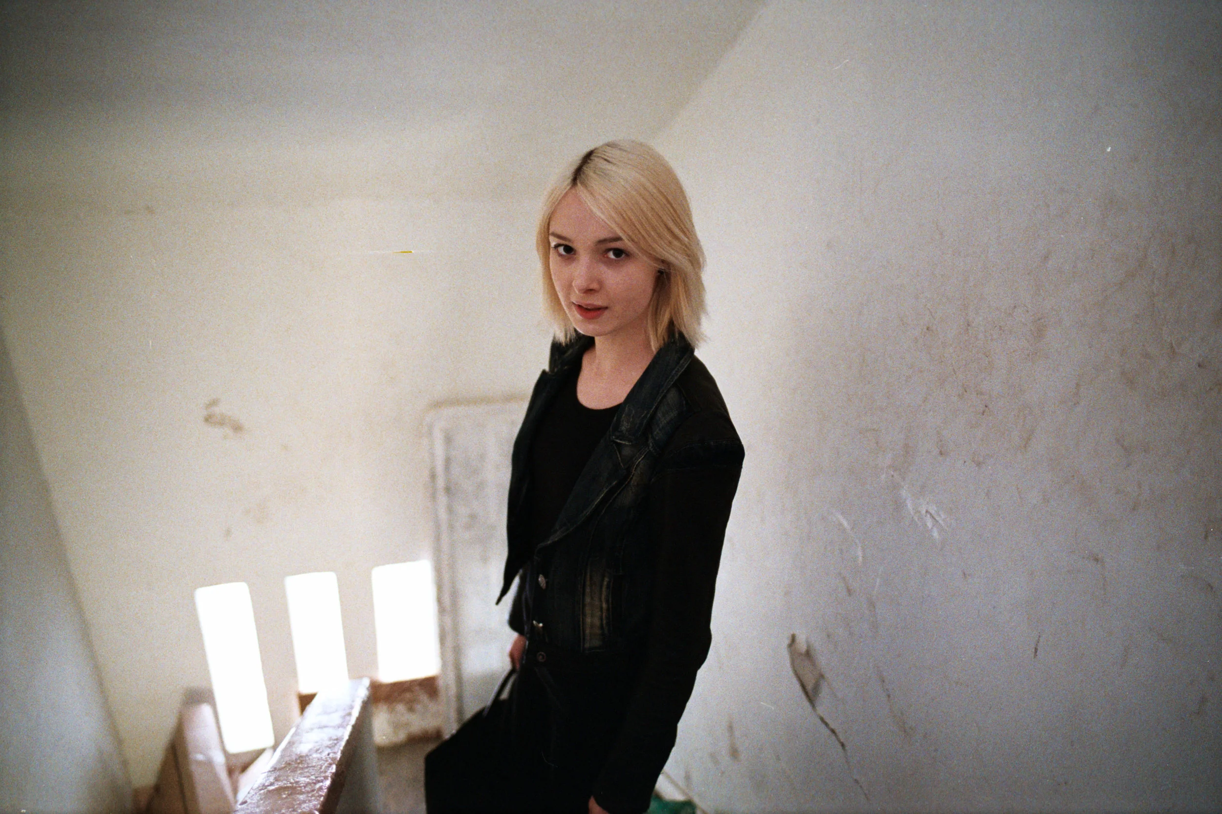 Leica MP-6 + Leica 35mm Summicron-M ASPH + Fuji Superia Venus 800