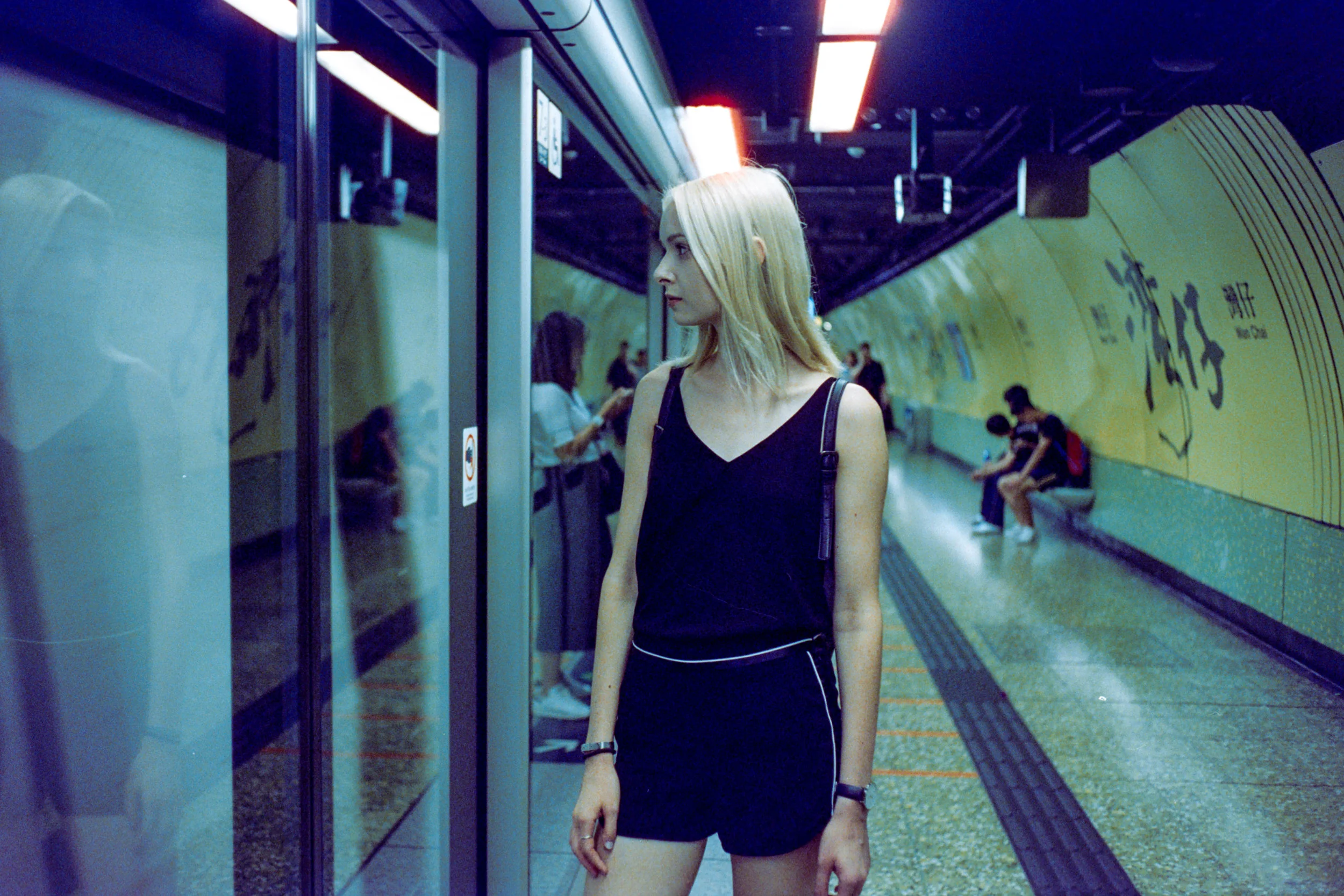 Leica MP-6 + Leica 35mm f/2 Summicron-M Version IV + Cinestill 800