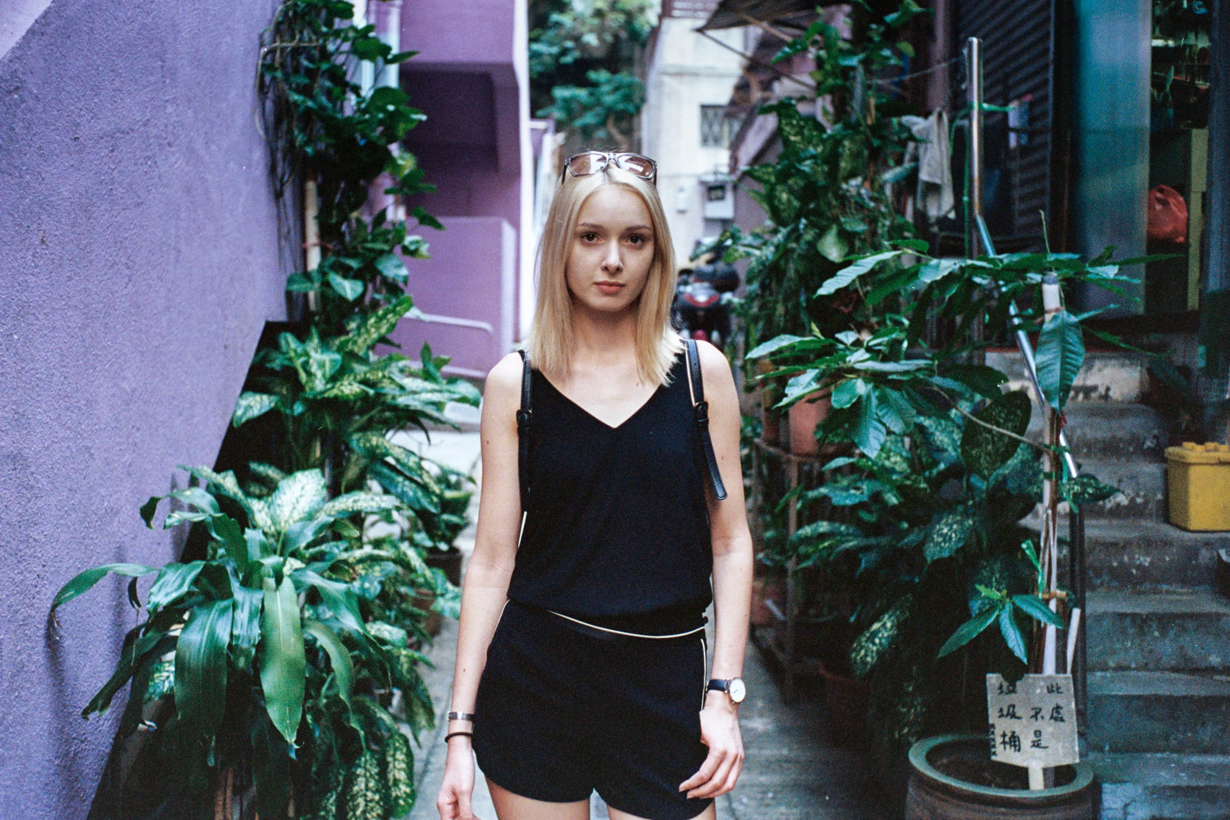 Leica MP-6 + Leica 35mm f/2 Summicron-M Version IV + Kodak Portra 800