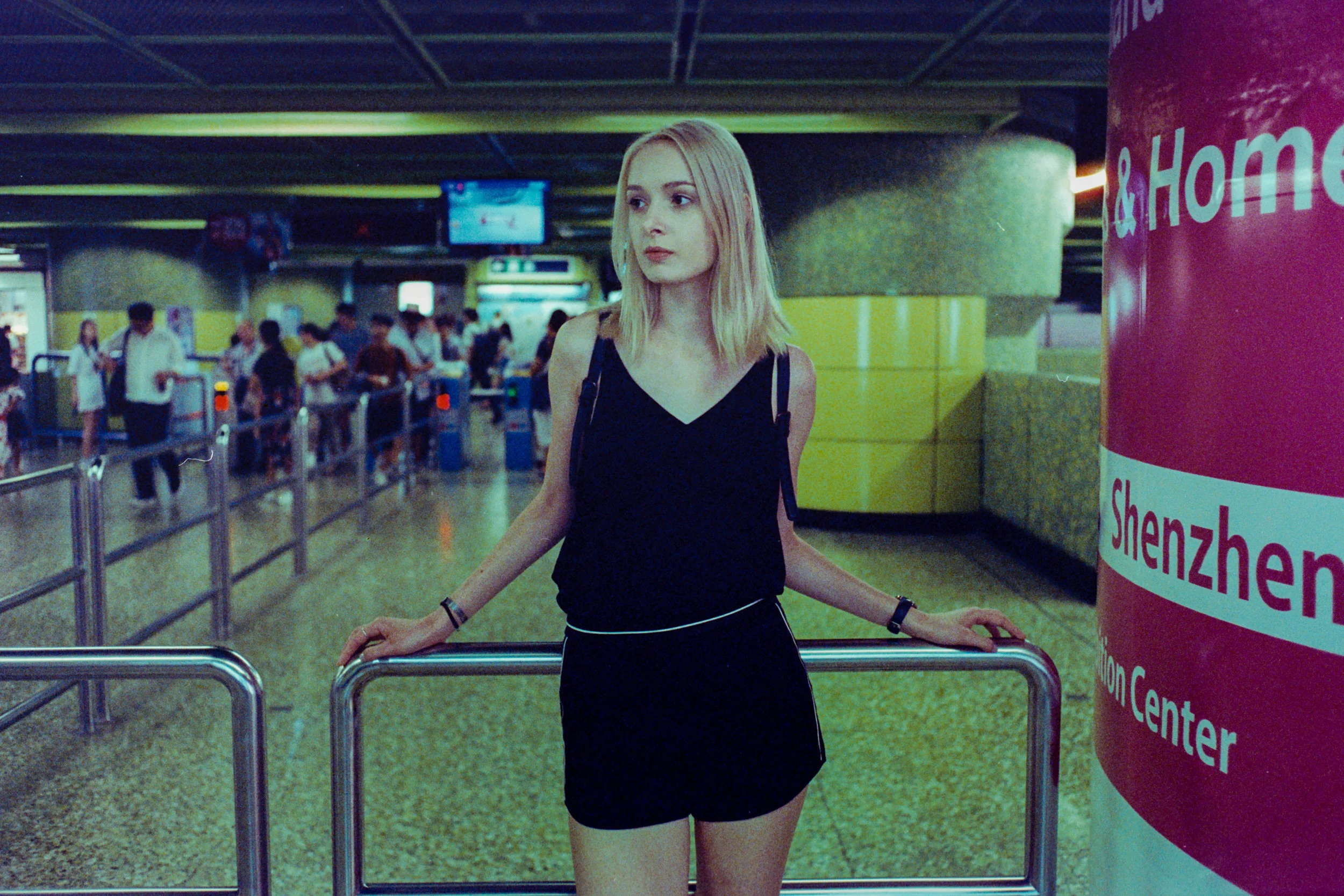 Leica MP-6 + Leica 35mm f/2 Summicron-M Version IV + Cinestill 800