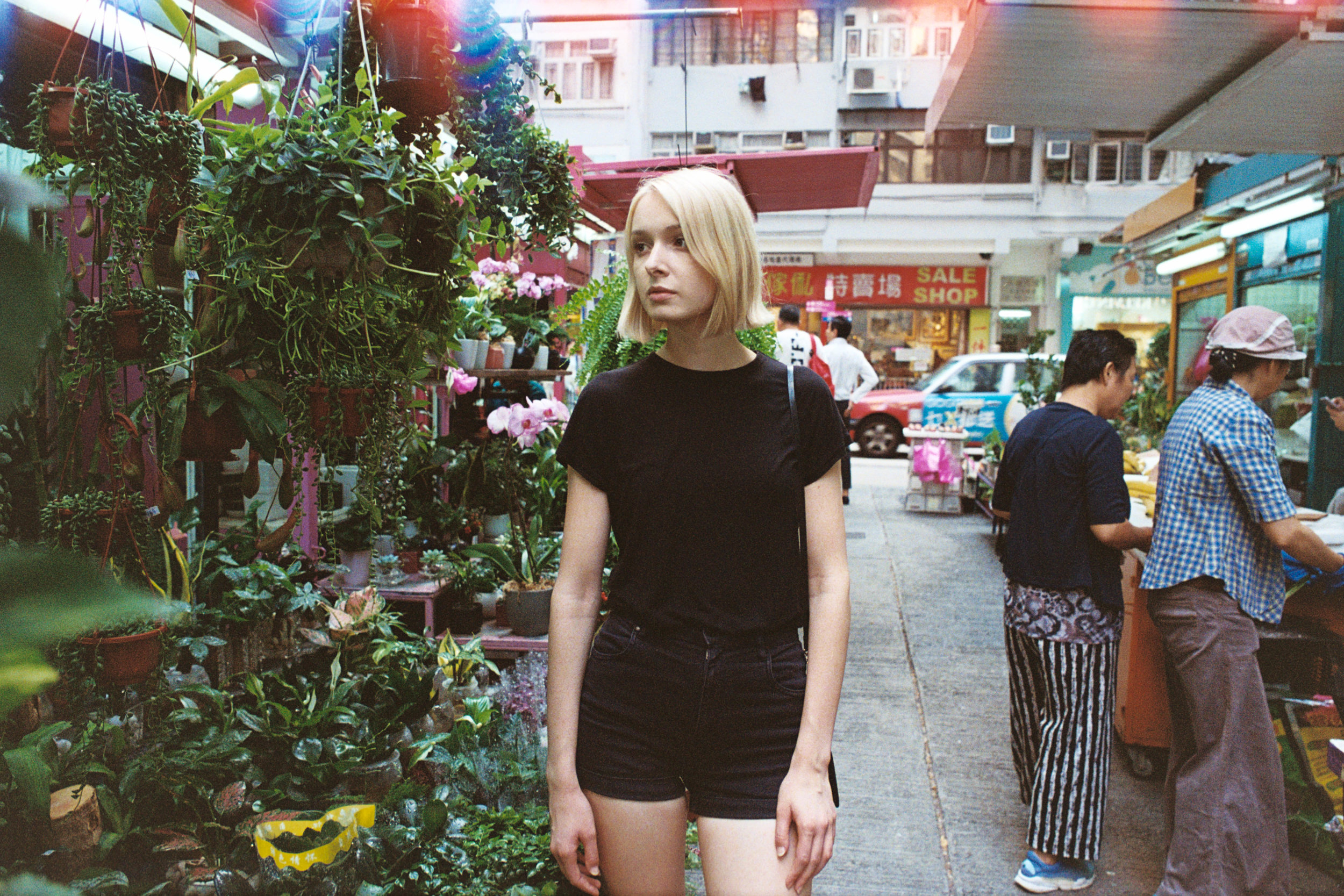 Leica MP Titanium + Leica 28mm f/2 Summicron-M ASPH Version II + Kodak Portra 800 - light leak
