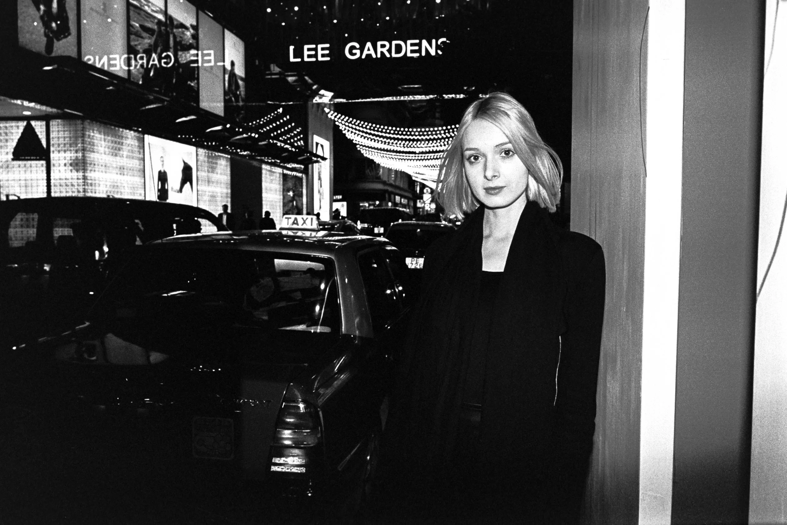 Leica MP Titan + Leica 28mm f/2 Summicron-M ASPH + Leica SF24D + Kodak Tri-X 400 - Accidentally had the shutter speed set to 1/125s
