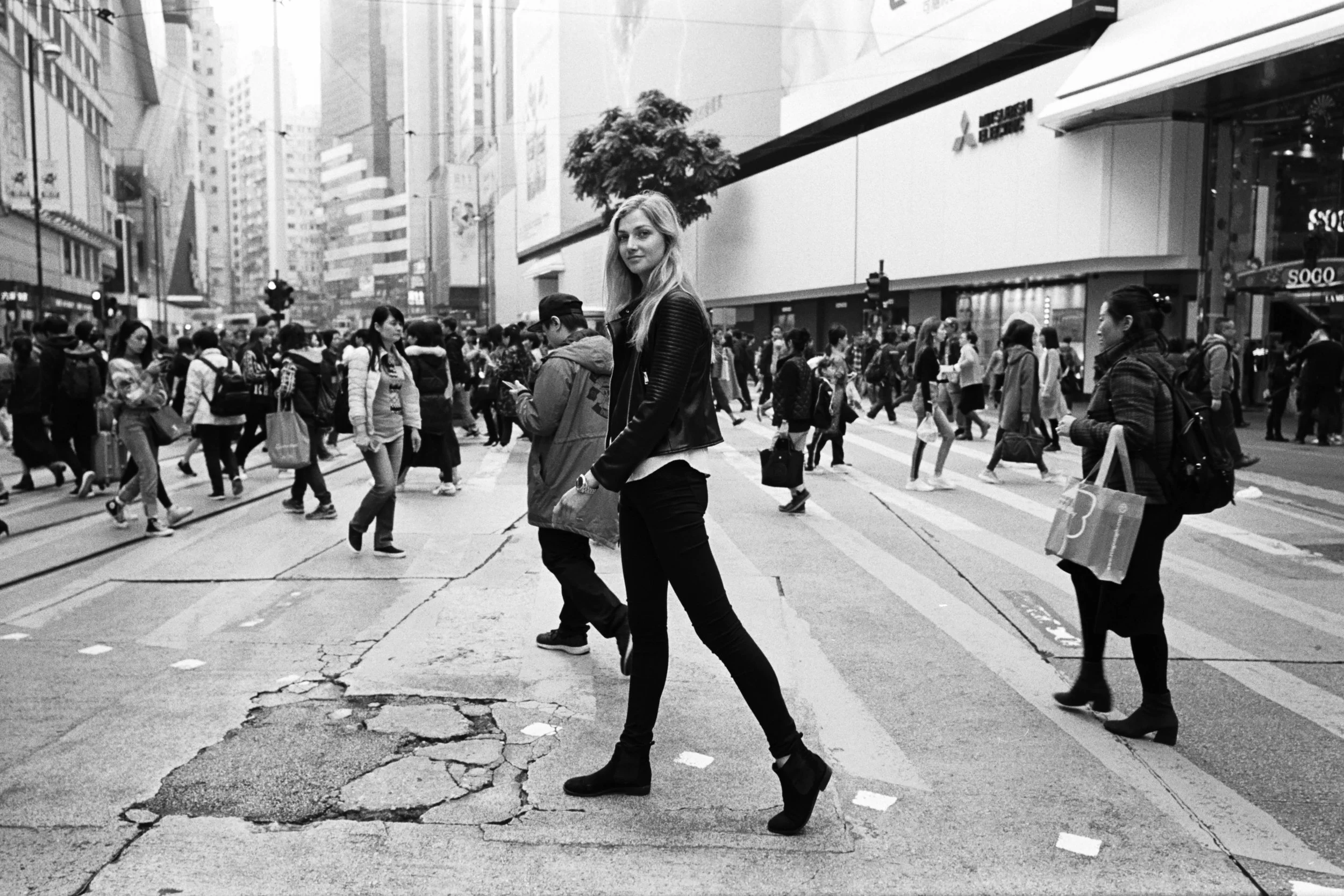 Leica MP Titan + Leica 28mm f/2 Summicron-M ASPH + Tri-X 400