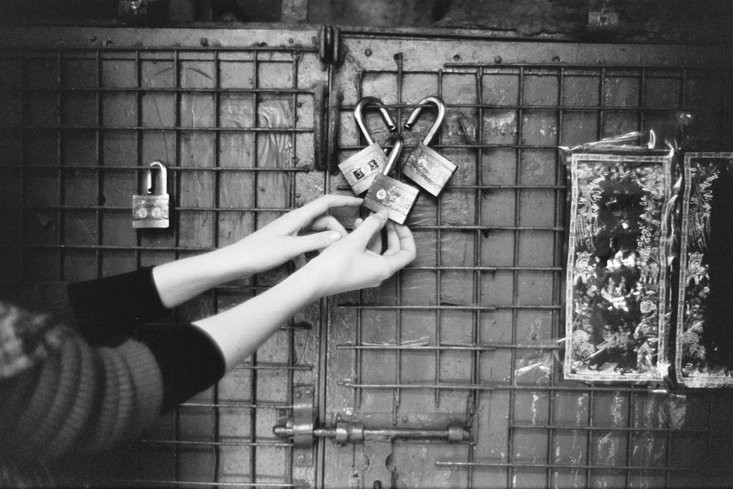 Leica MP-6 + Leica 50mm f/2 Summicron-M Version 4 + Kodak Tri-X 400