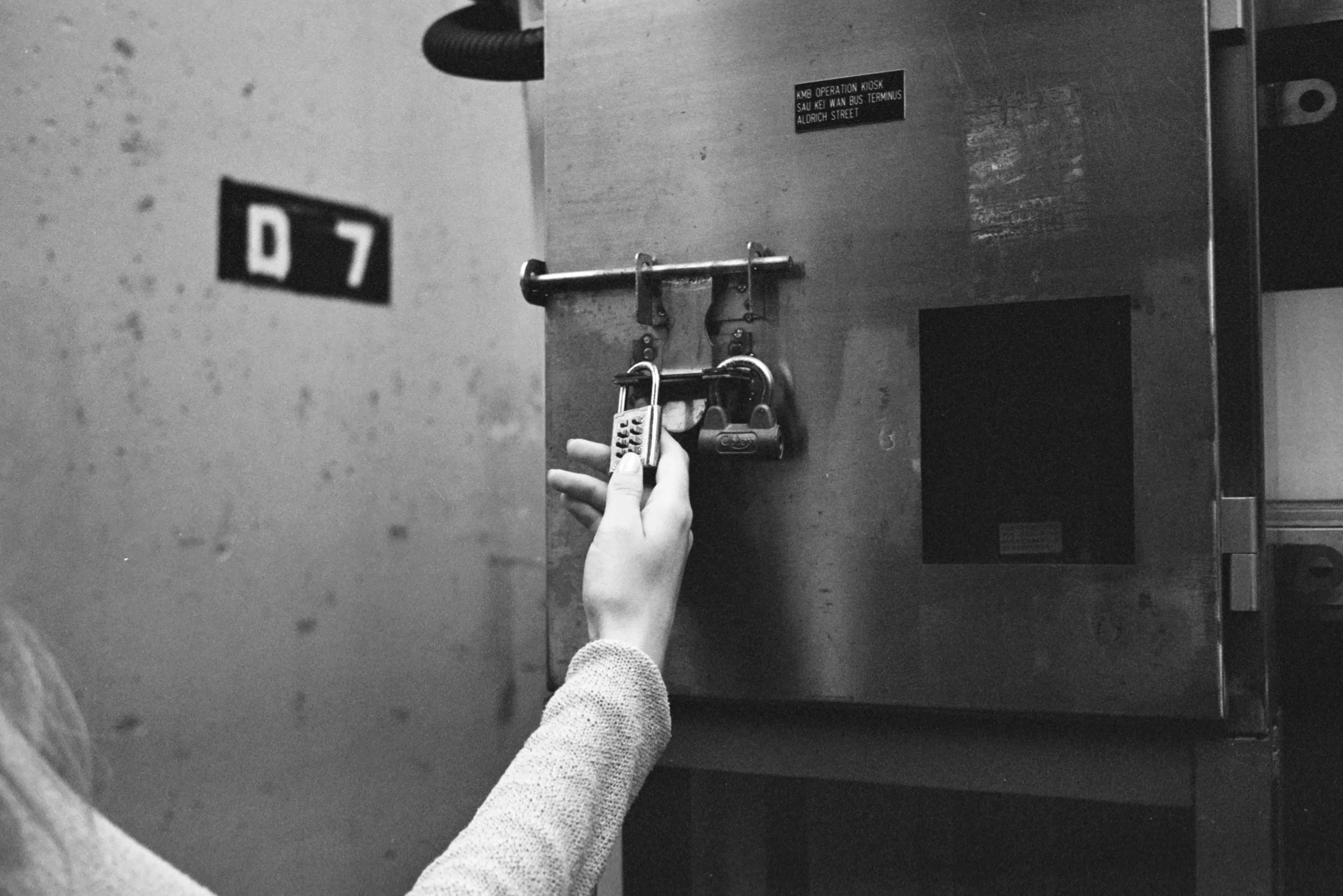 Leica M6-J + Leica 35mm f/1.4 Summilux-M “Steel Rim” + JCH StreetPan 400