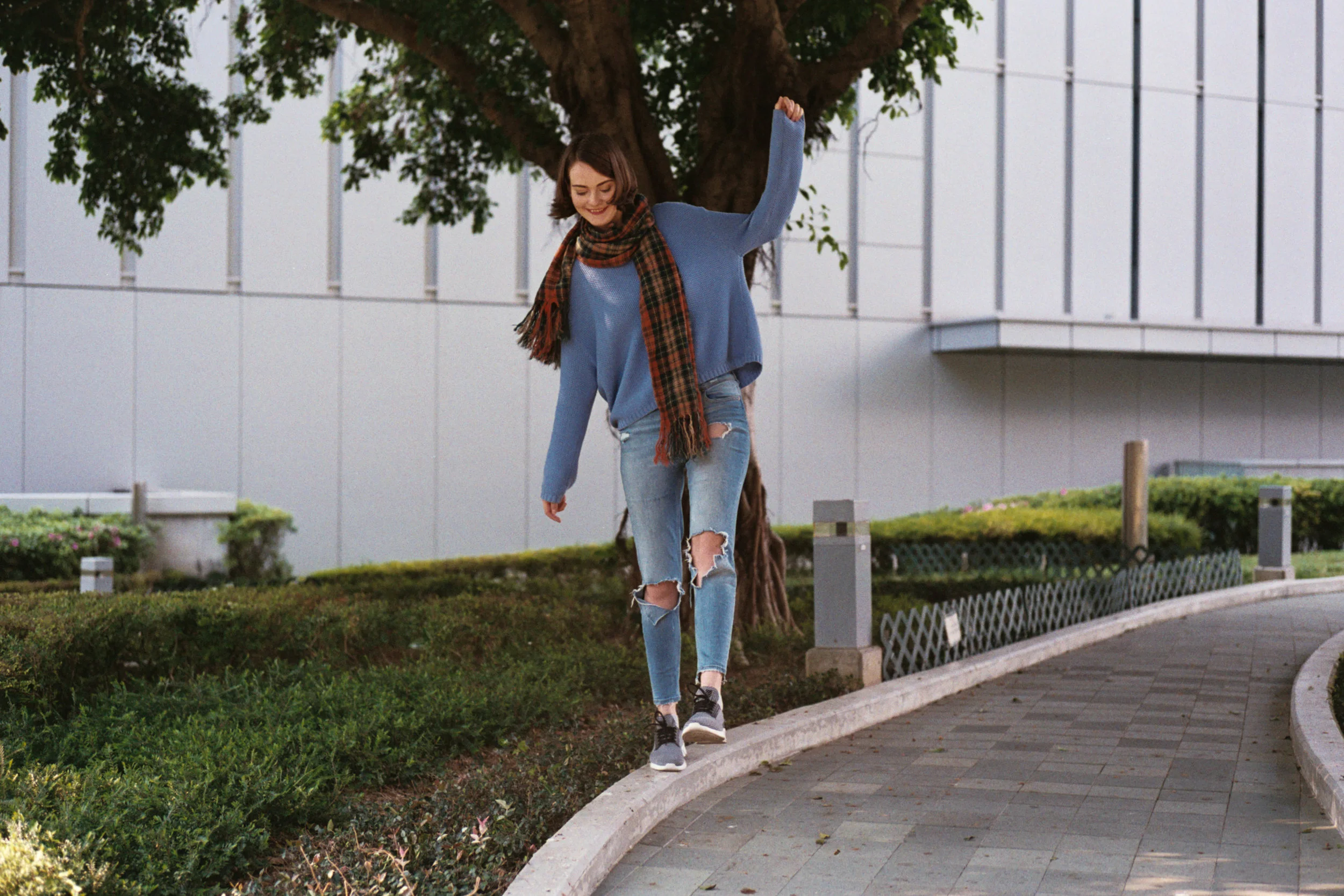 Leica MP-6 + Leica 50mm f/2 Summicron-M Version IV + Agfa Vista 400