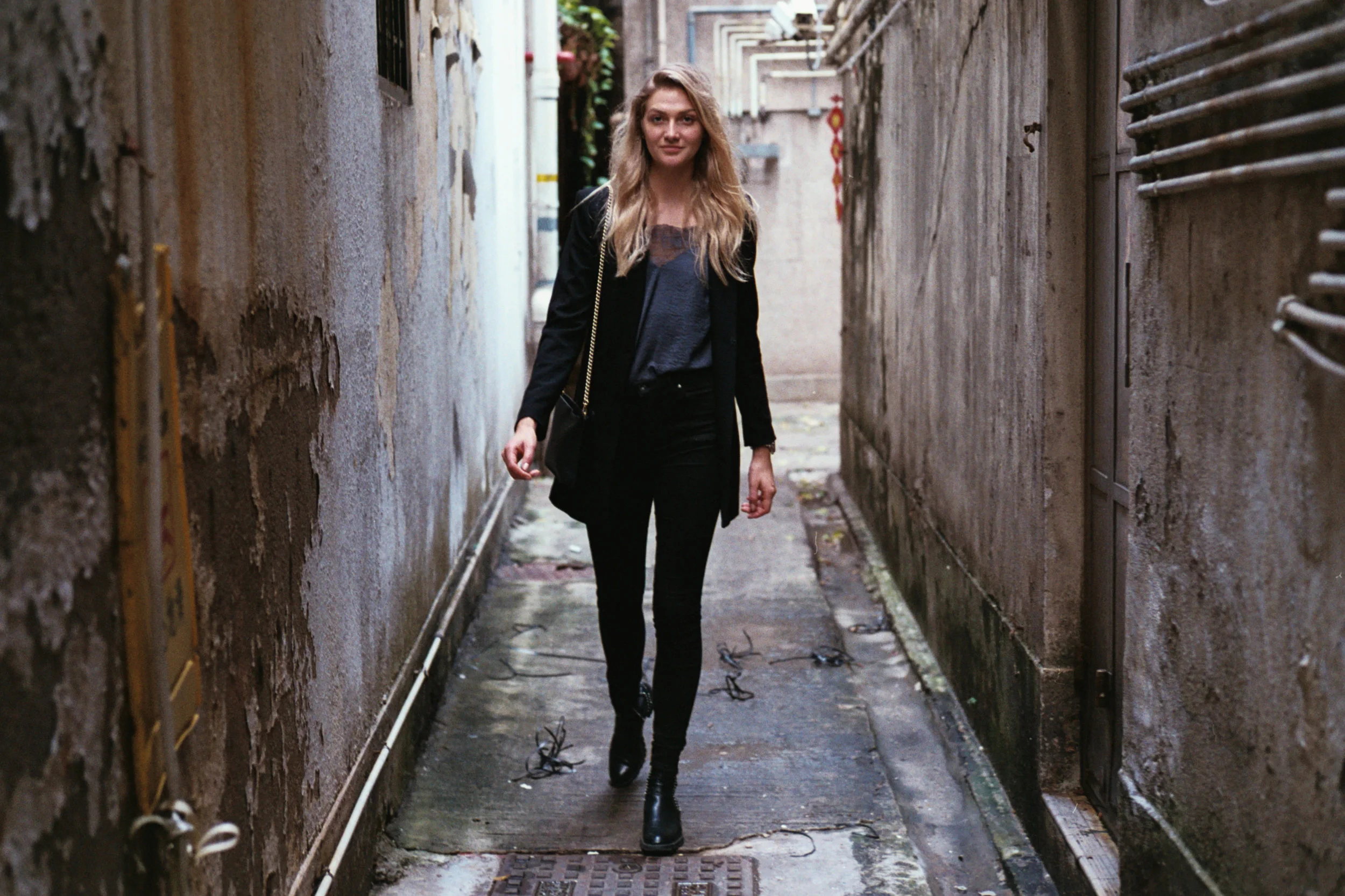 Leica MP-6 + Leica 50mm f/2 Summicron-M + Agfa Vista 400