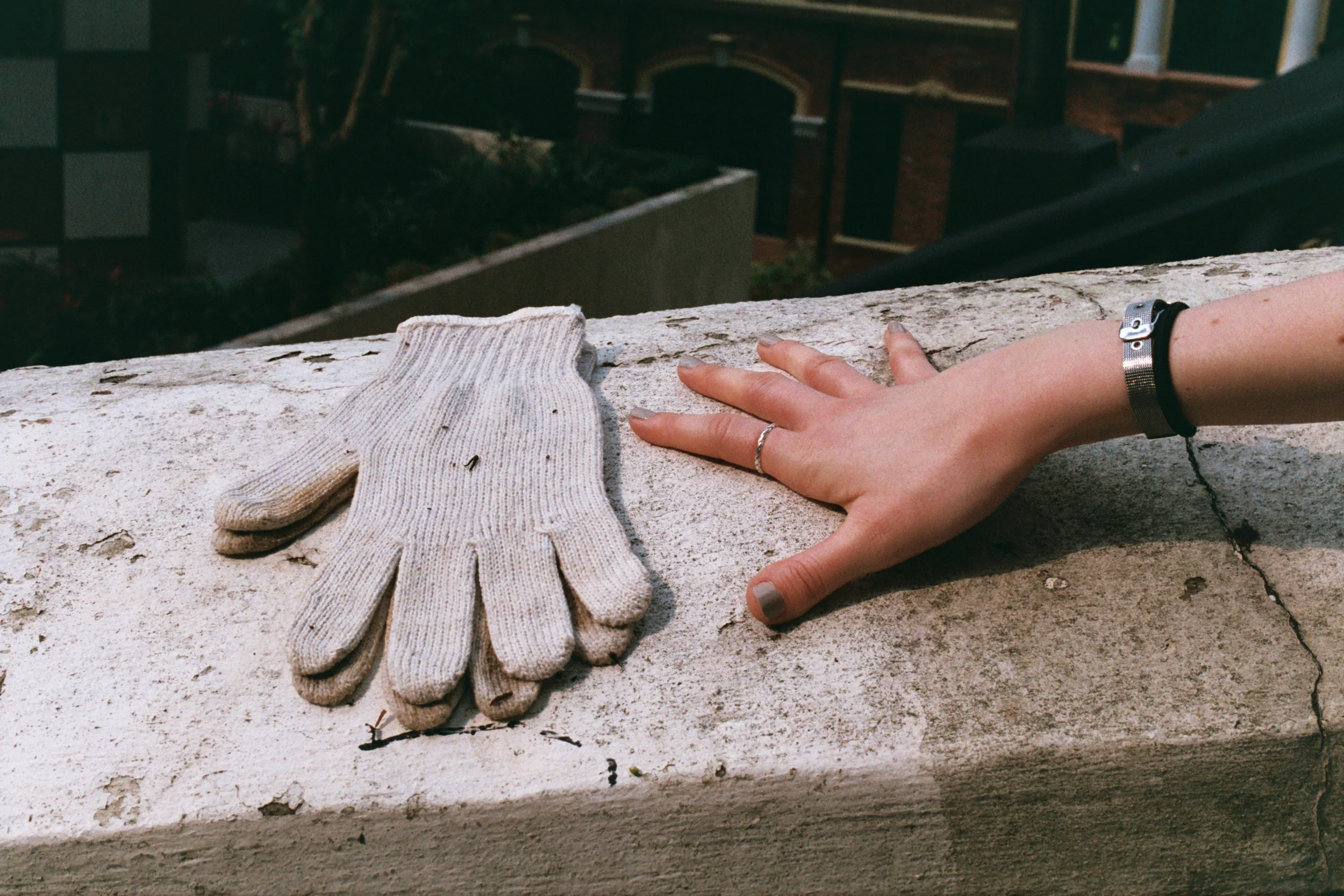 Leica MP Titanium + Leica 50mm f/1.4 Summilux-M ASPH + Fujifilm X-Tra 400 - Someone left these work gloves here?