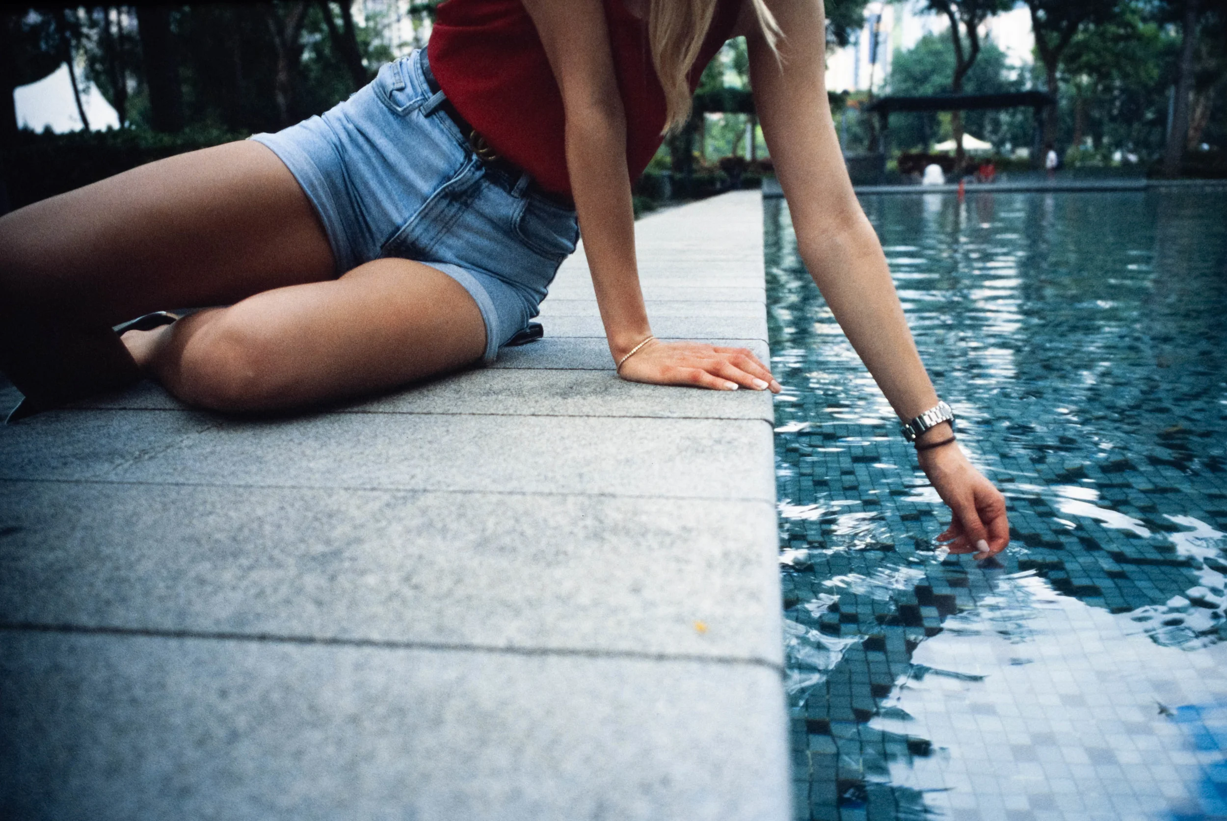 Fujifilm Provia 400X (Expired 2010) @ 28mm Focal Length