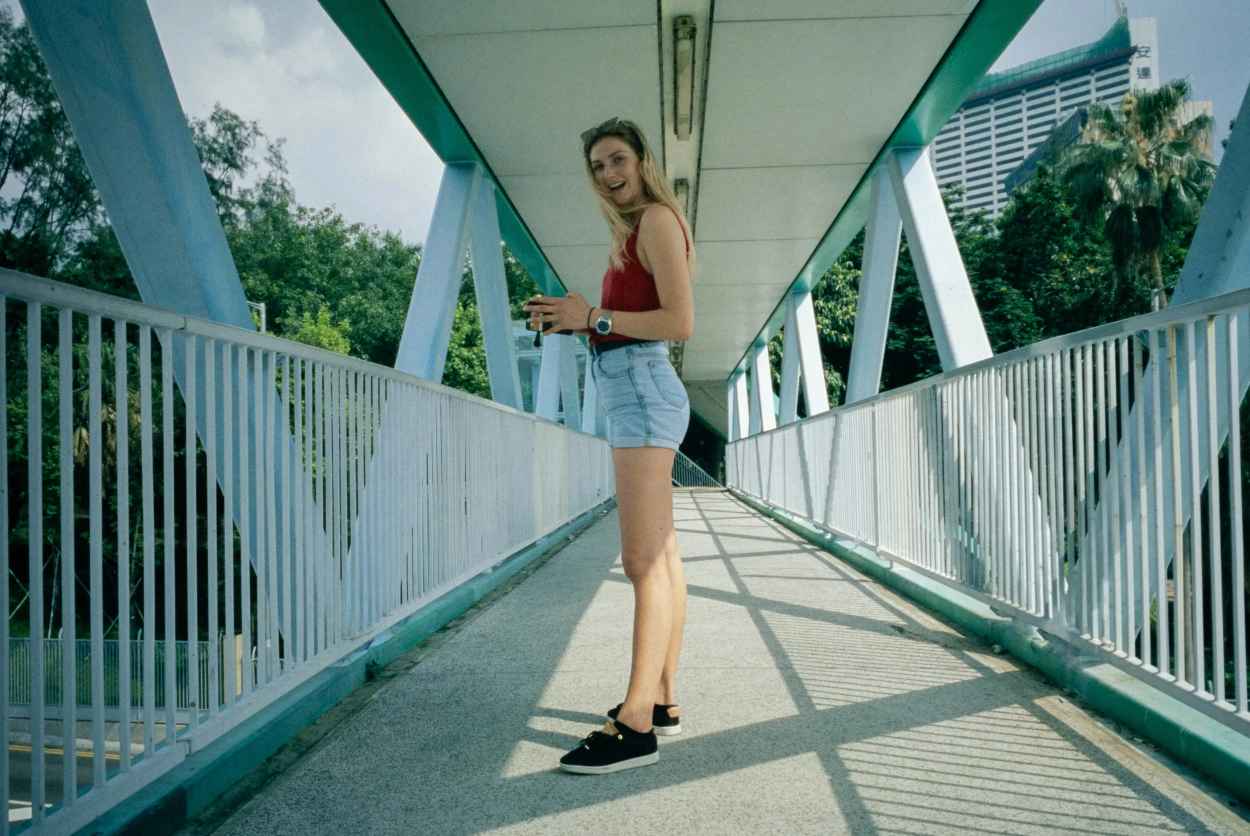 Fujifilm Provia 400X (Expired 2008) @ 28mm Focal Length