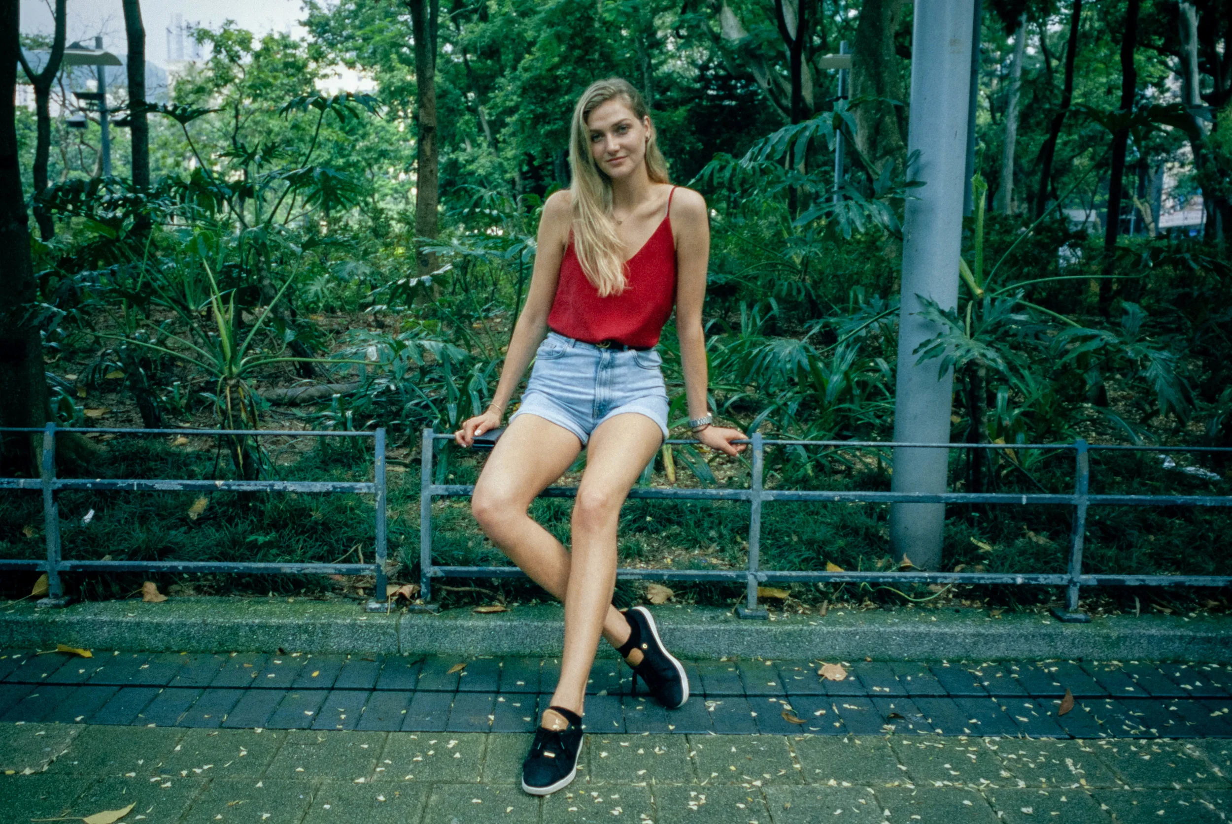 Fujifilm Provia 400X (Expired 2008) @ 28mm Focal Length