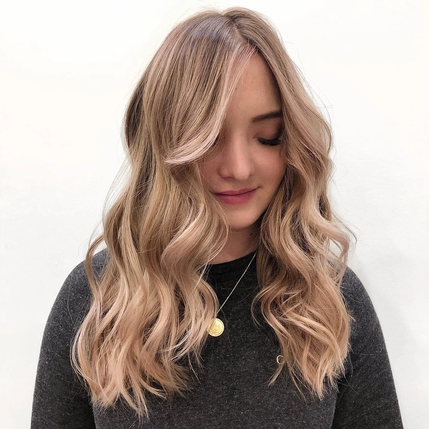 Nothing more therapeutic and rejuvenating than a salon day. New cut and color for 2020. 💇🏼&zwj;♀️🌸😍🙌🏻@alexis.vk