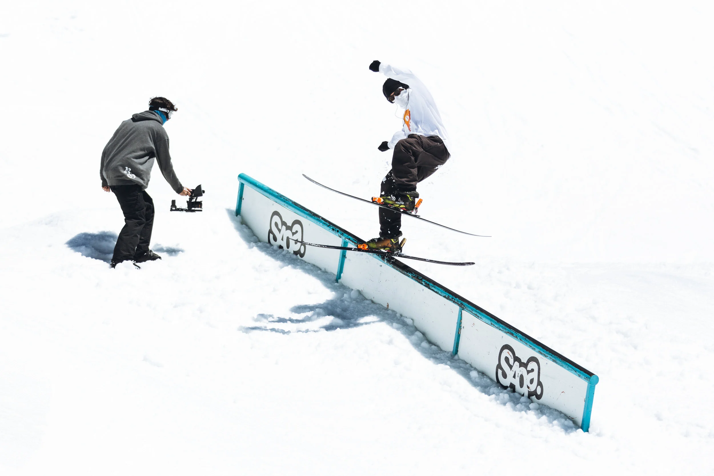 S1_SKI_IAN-KING_SAGA-RAIL_ONE-FOOT_CR.jpg