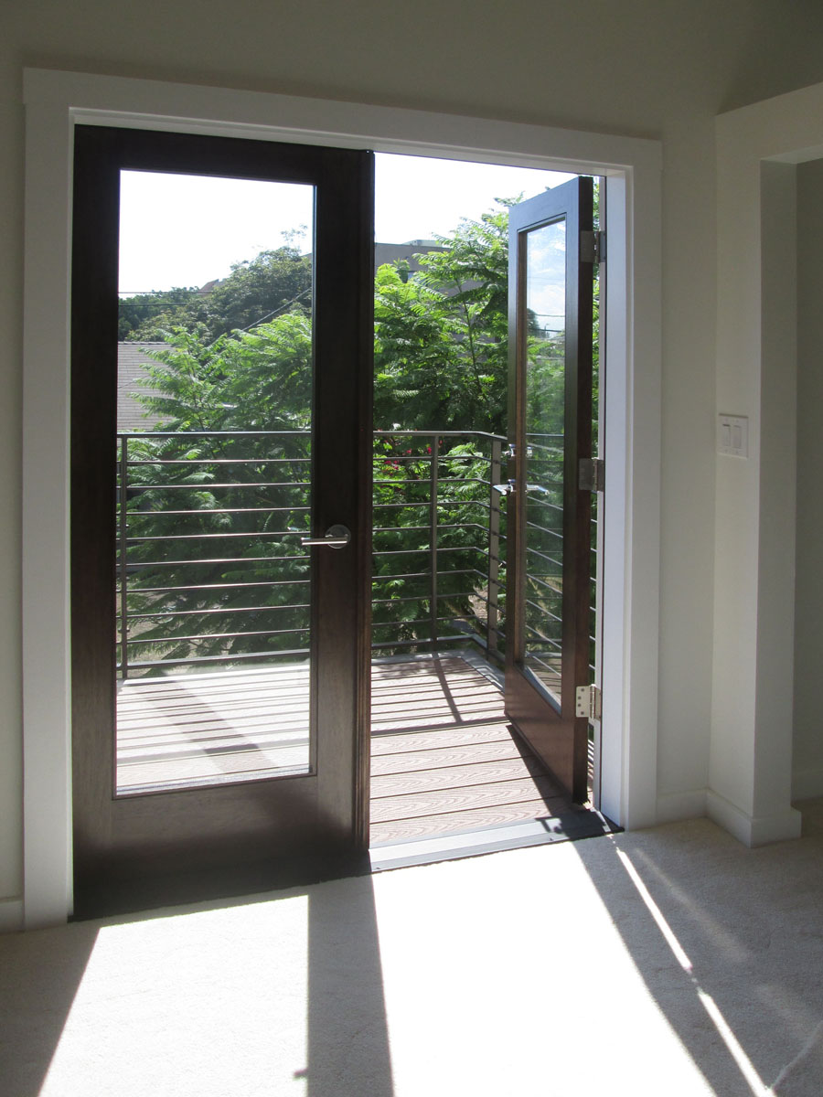 MBR-DOOR-TO-DECK-CU.jpg