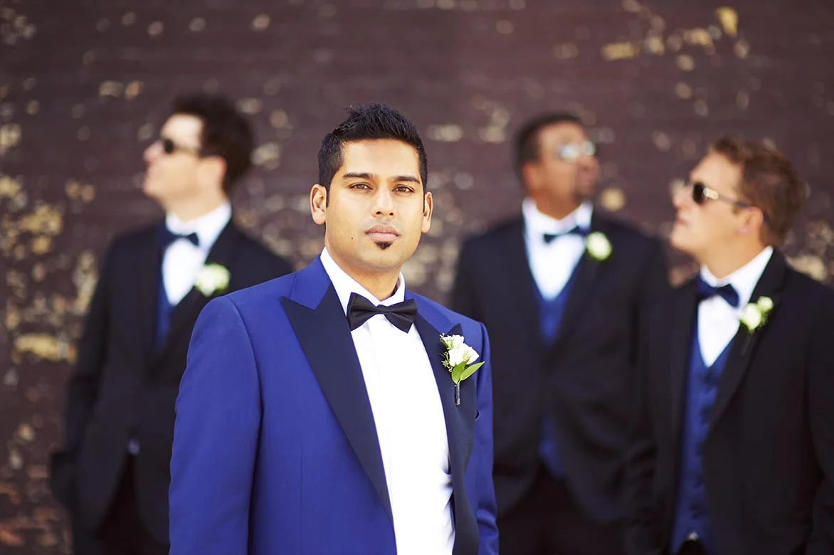 blue tuxedo on groom0916.jpg
