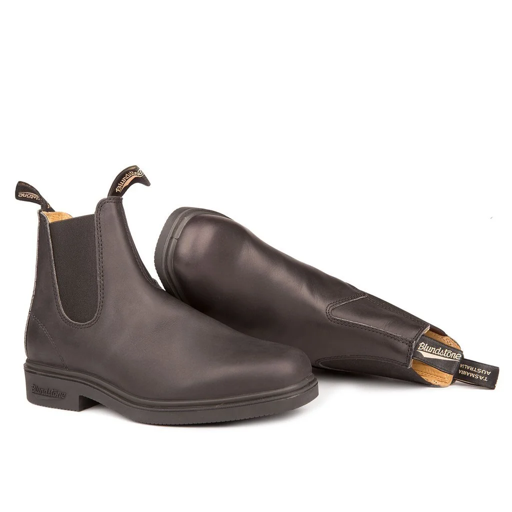 black chisel toe blundstones