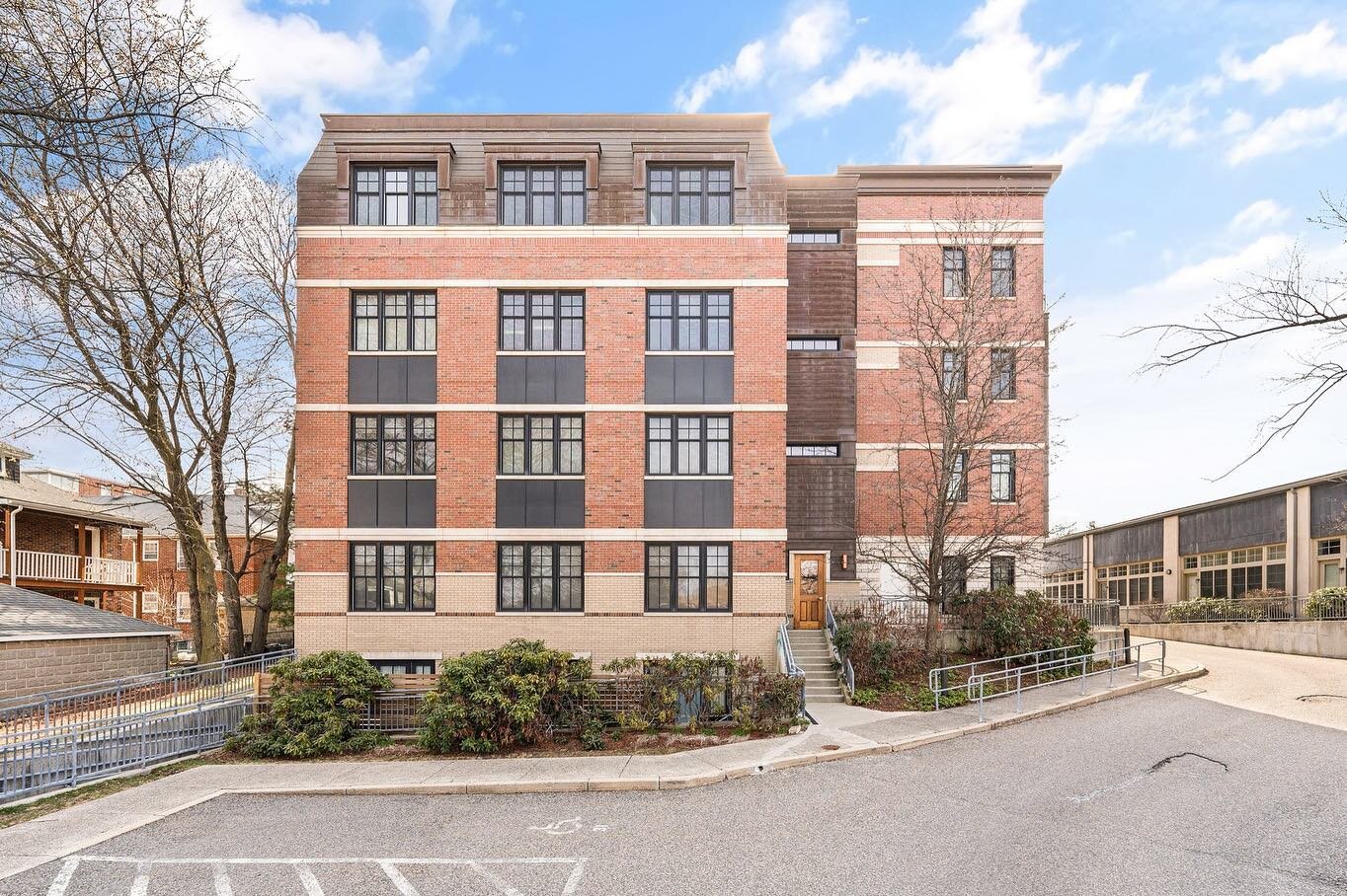 Ooops we did it again! Here&rsquo;s one of our recent project in Chestnut Hill. Thanks to the oversized windows for the natural light.

You should see this property before it was repainted, cleaned, and staged. Teamwork makes the dream work, @keeping